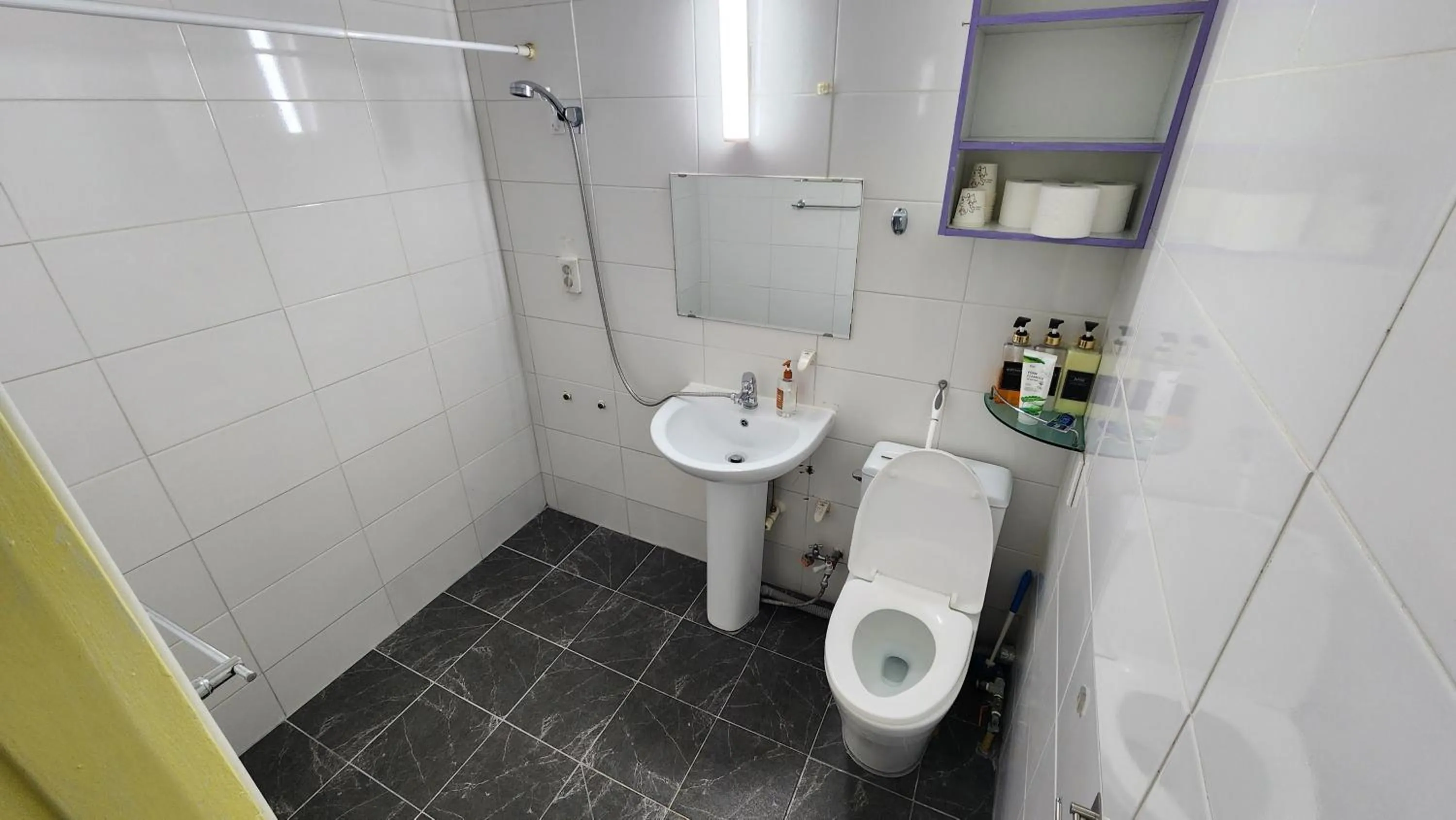 Shower in Daejeon Guesthouse Sky Garden