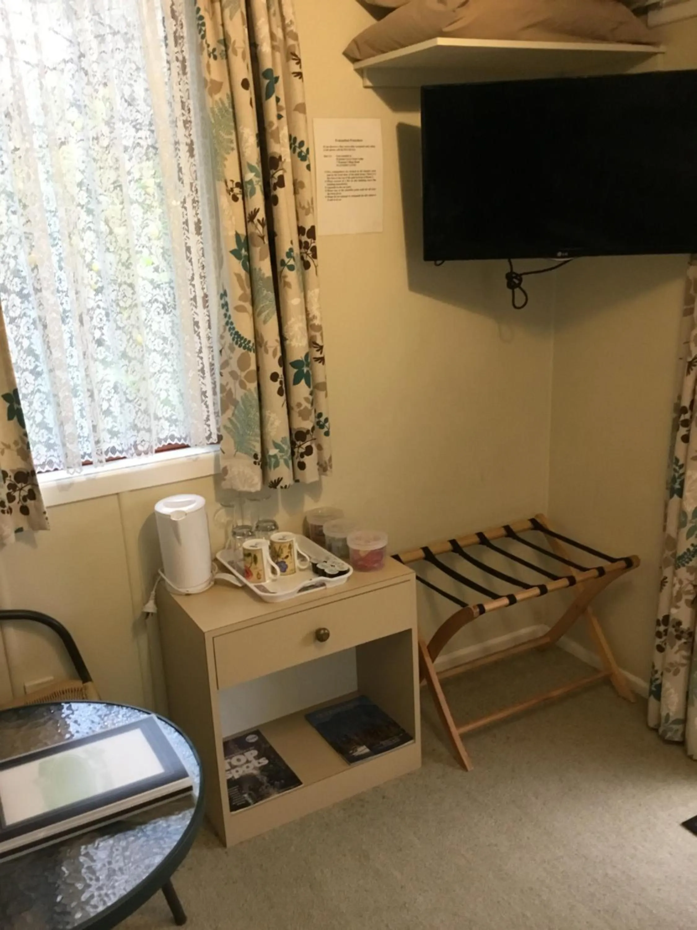 Twin Room - Room 5 in Waitomo Caves Guest Lodge