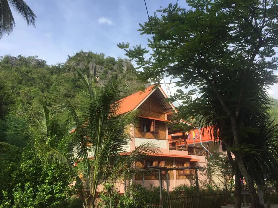 Property building in Yayee Homestay