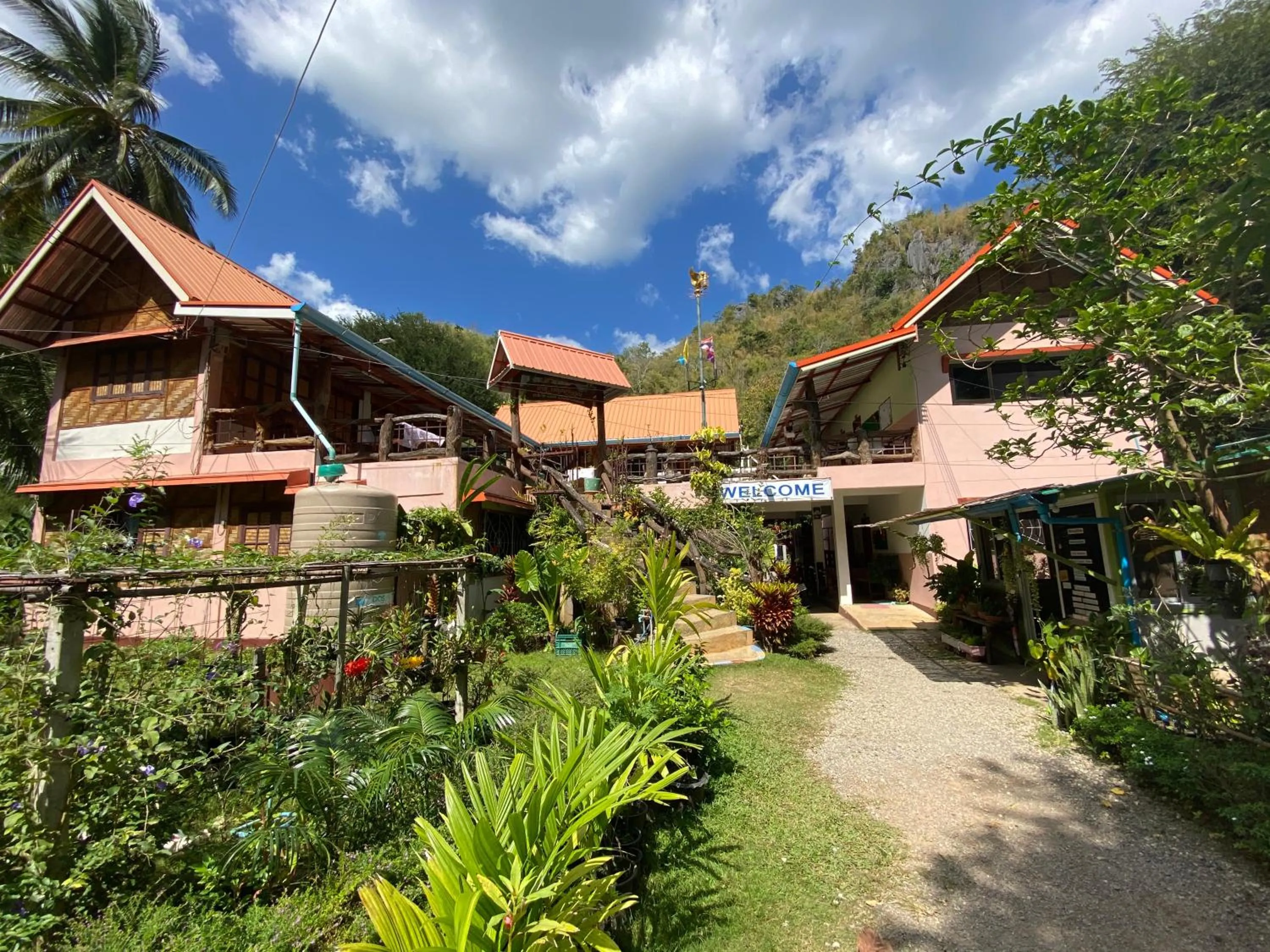 Property building in Yayee Homestay