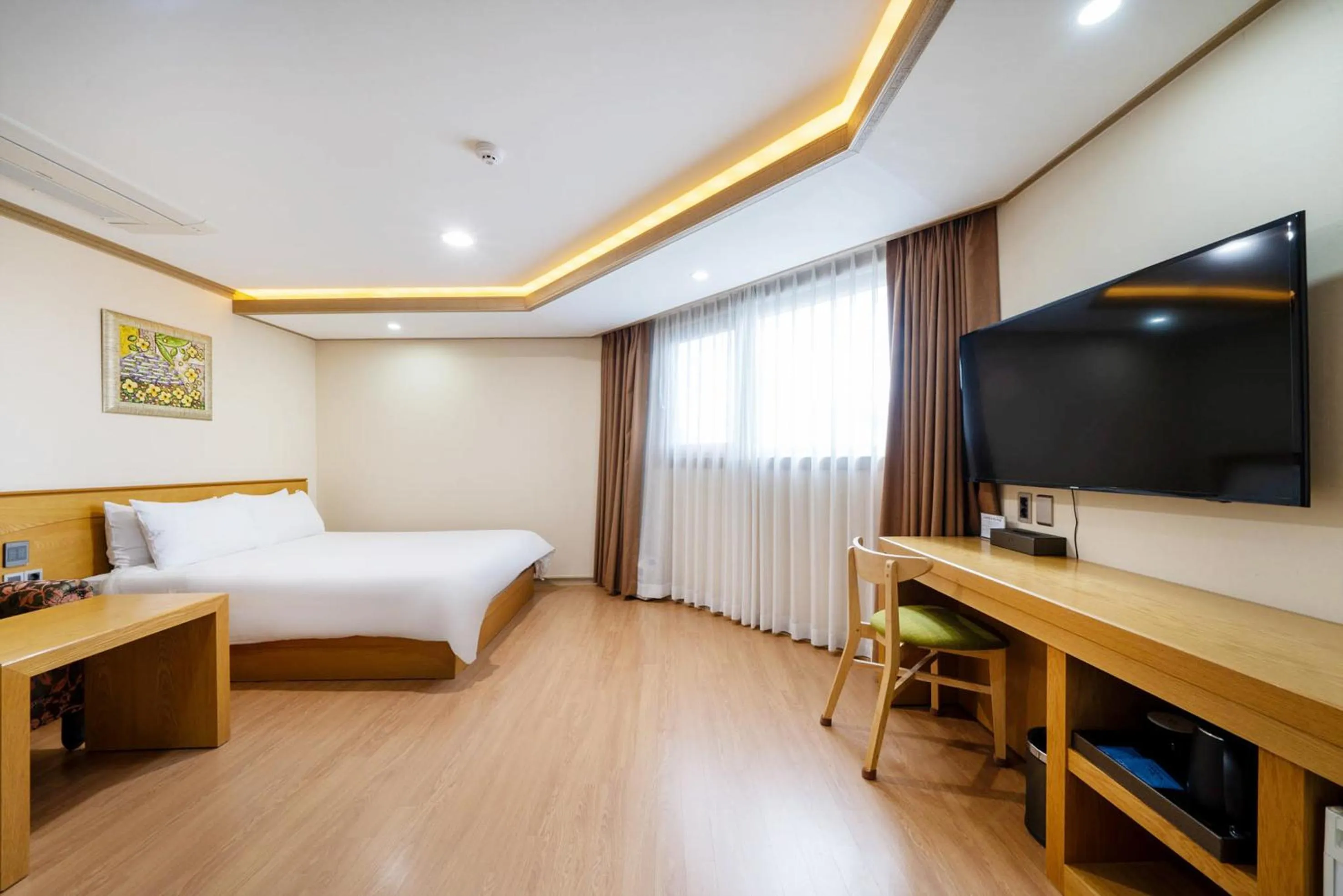 Decorative detail, Bed in Nohyung Hotel