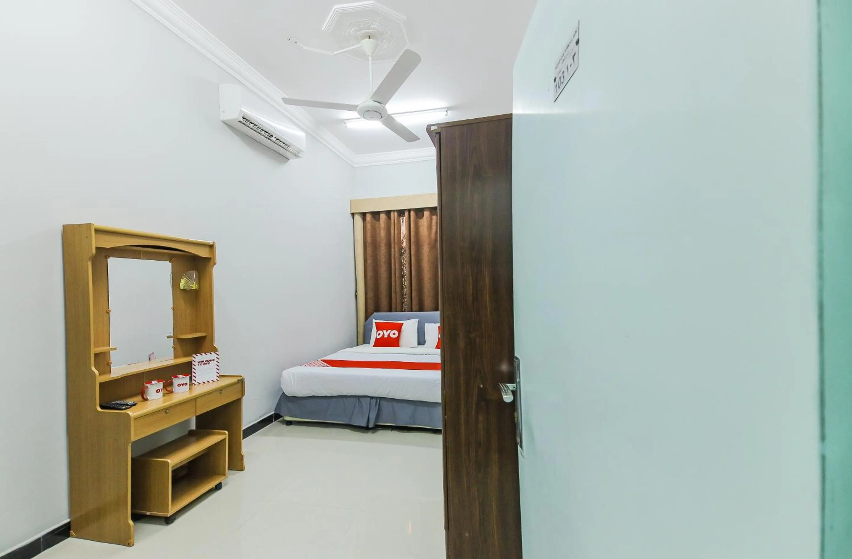 Photo of the whole room, Bed in Super OYO 110 Ras Al Hadd Guest House