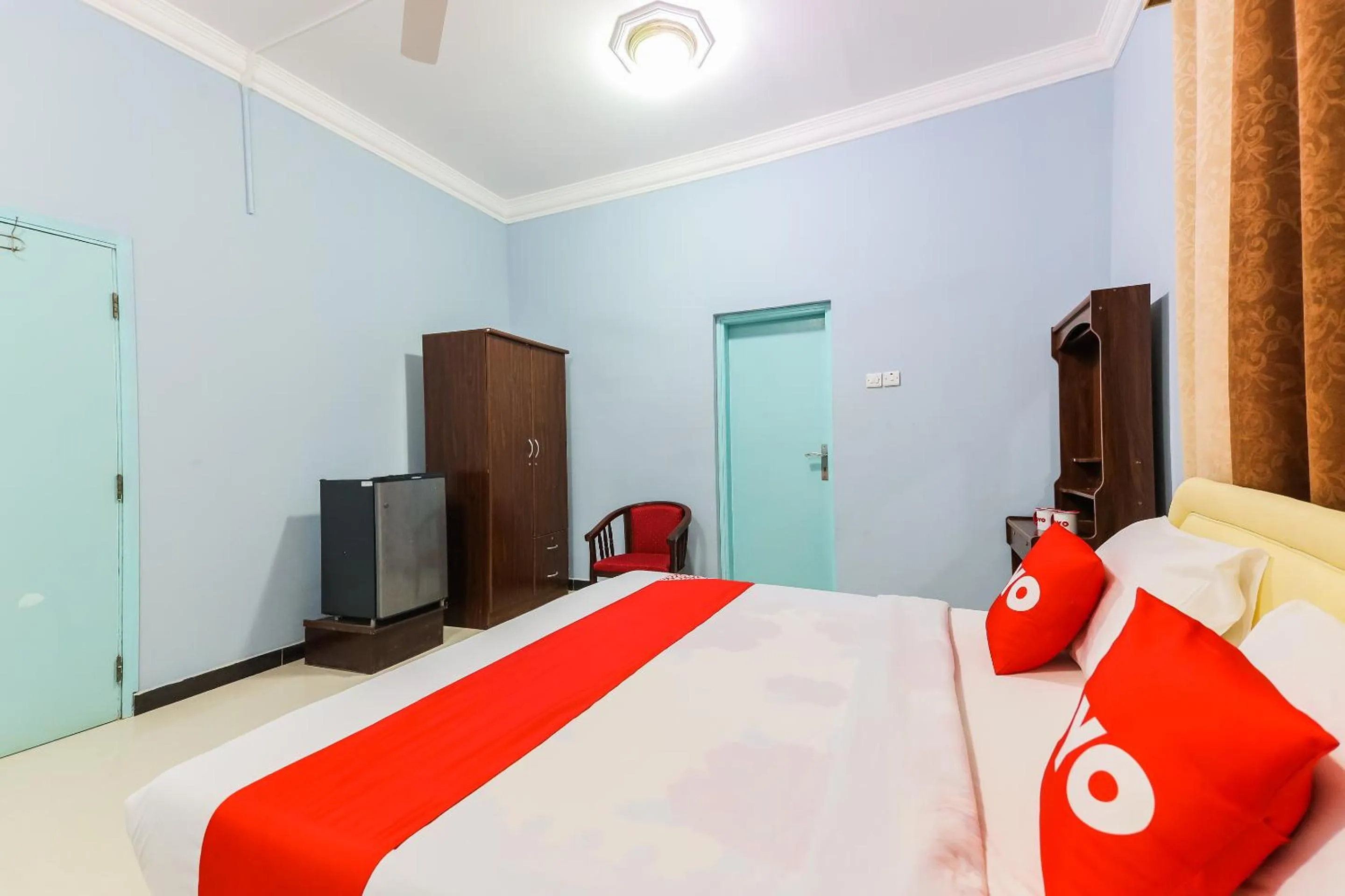 Photo of the whole room, Bed in Super OYO 110 Ras Al Hadd Guest House