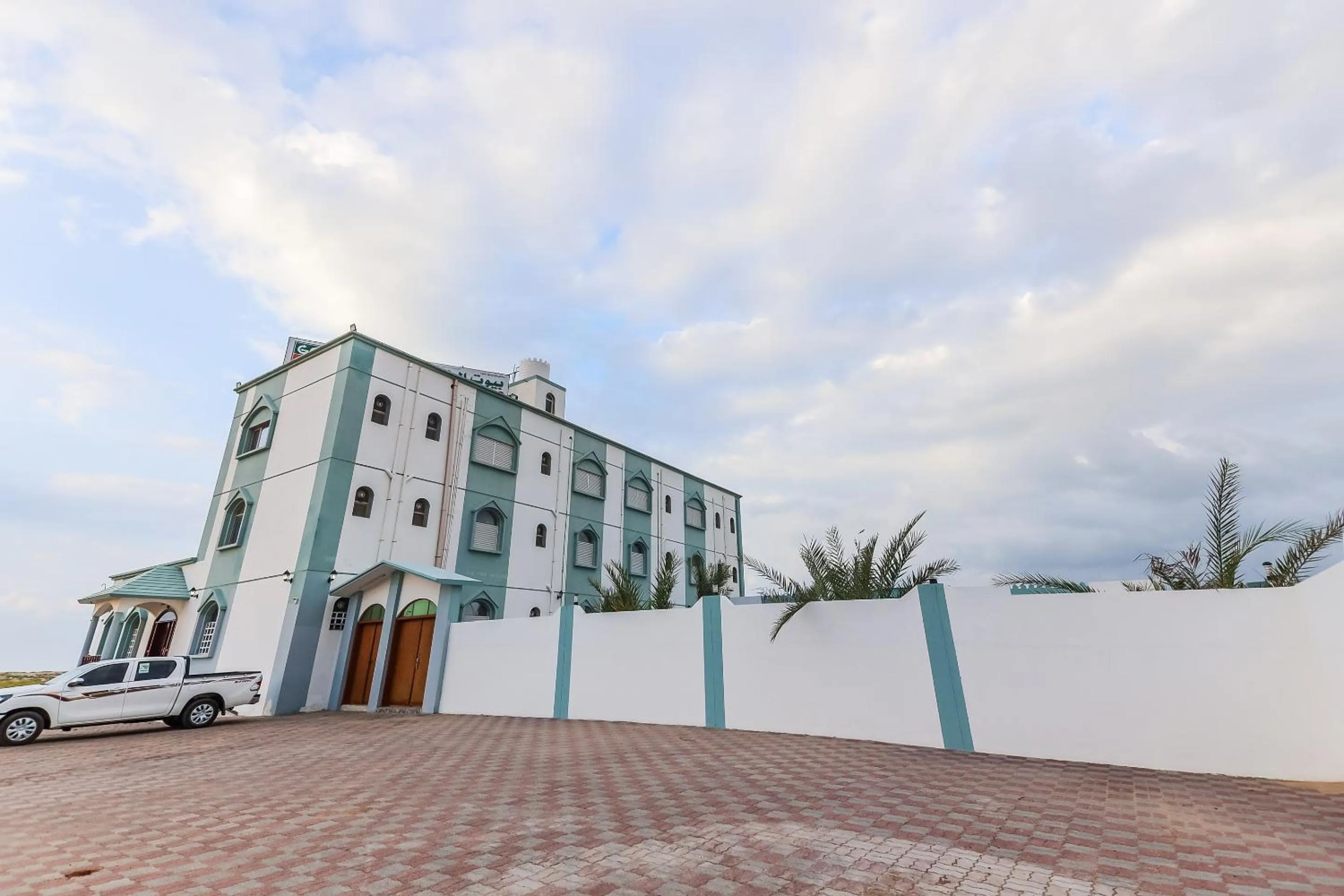 Property building in Super OYO 110 Ras Al Hadd Guest House