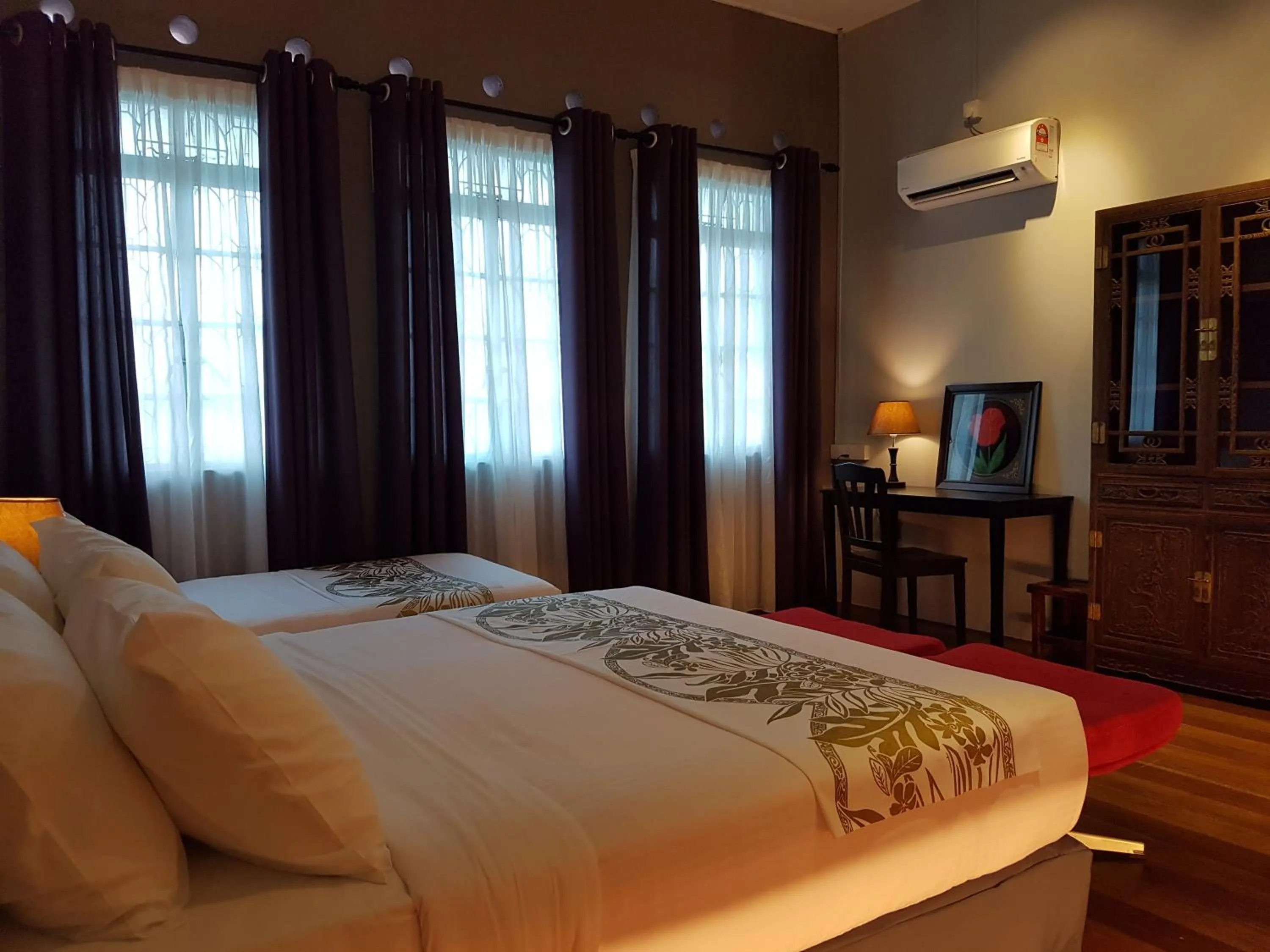 Bedroom, Bed in MY CHINAMAN'S HOME II