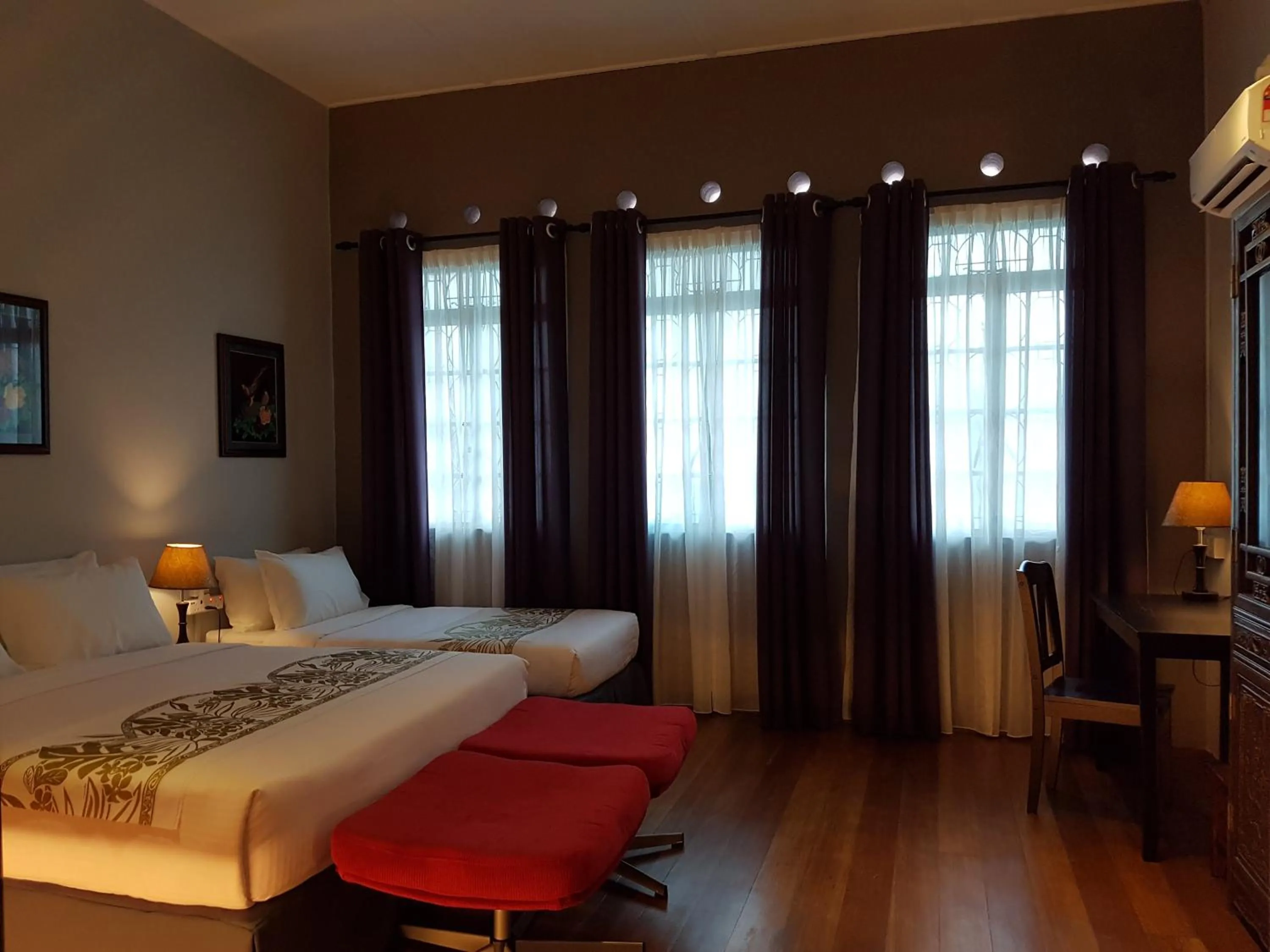 Bedroom, Bed in MY CHINAMAN'S HOME II