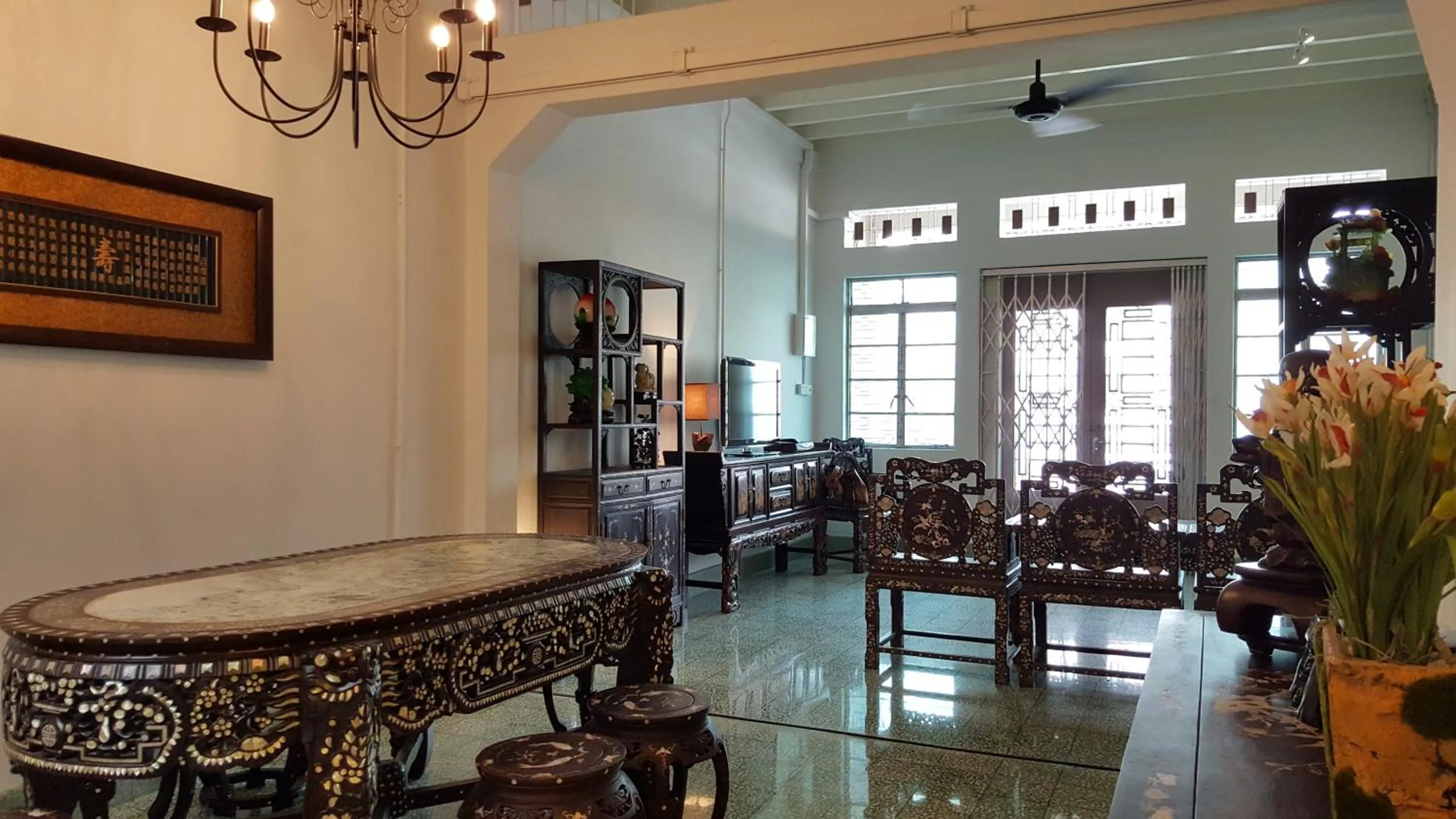 Living room in MY CHINAMAN'S HOME II