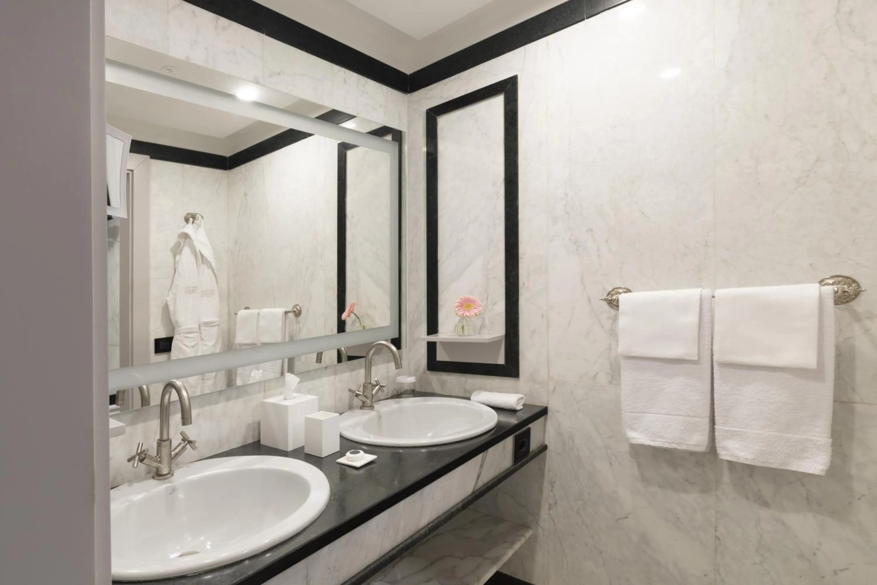 Bathroom in Grand Hotel Parker's