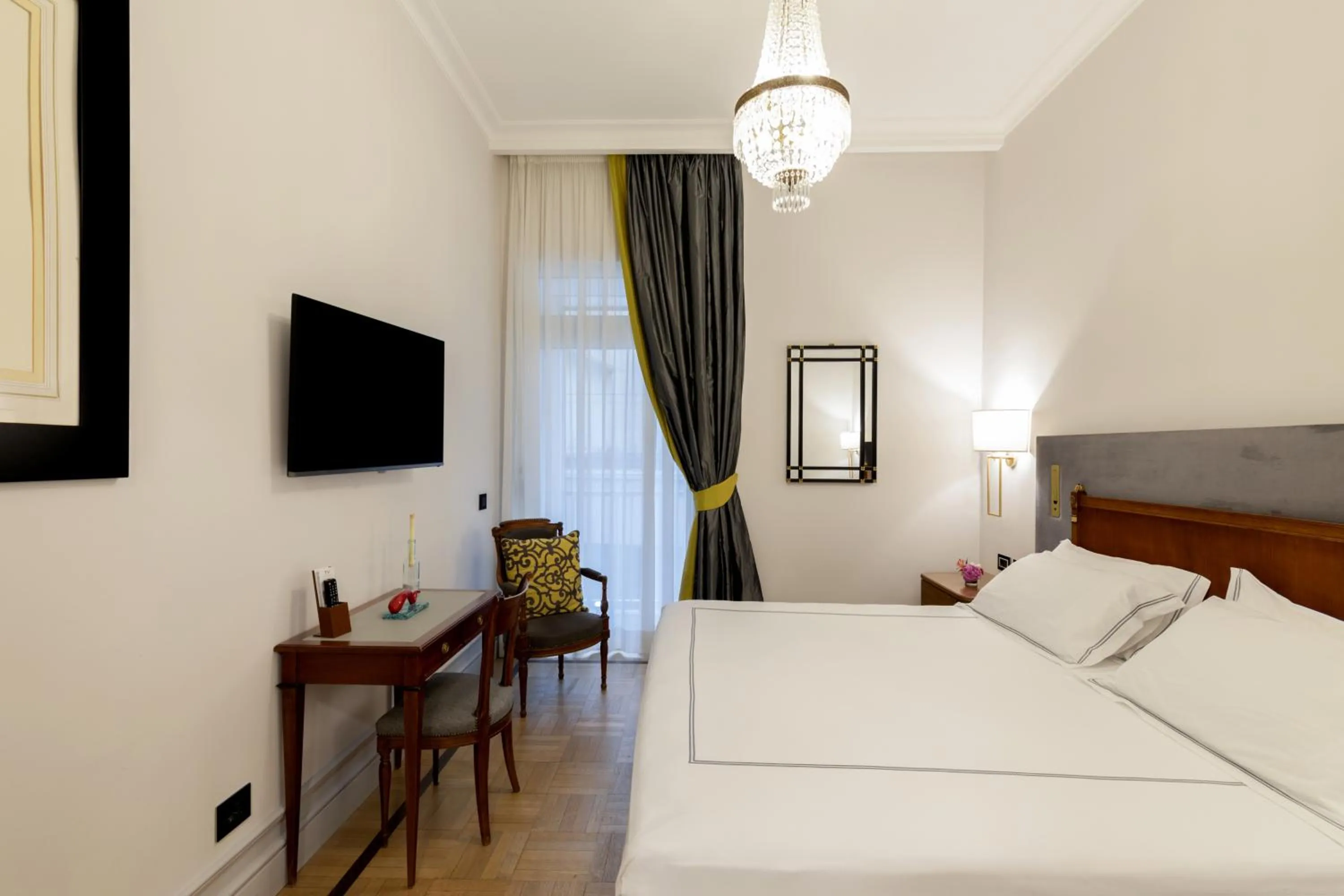 Bed in Grand Hotel Parker's