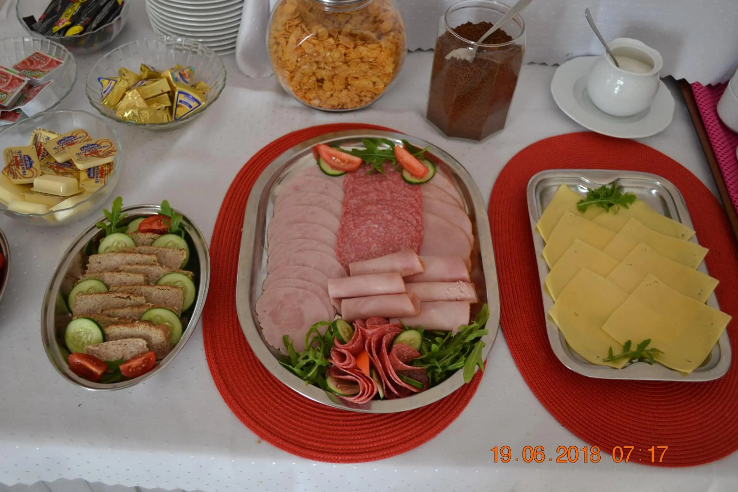 Breakfast in Hotelik Karter