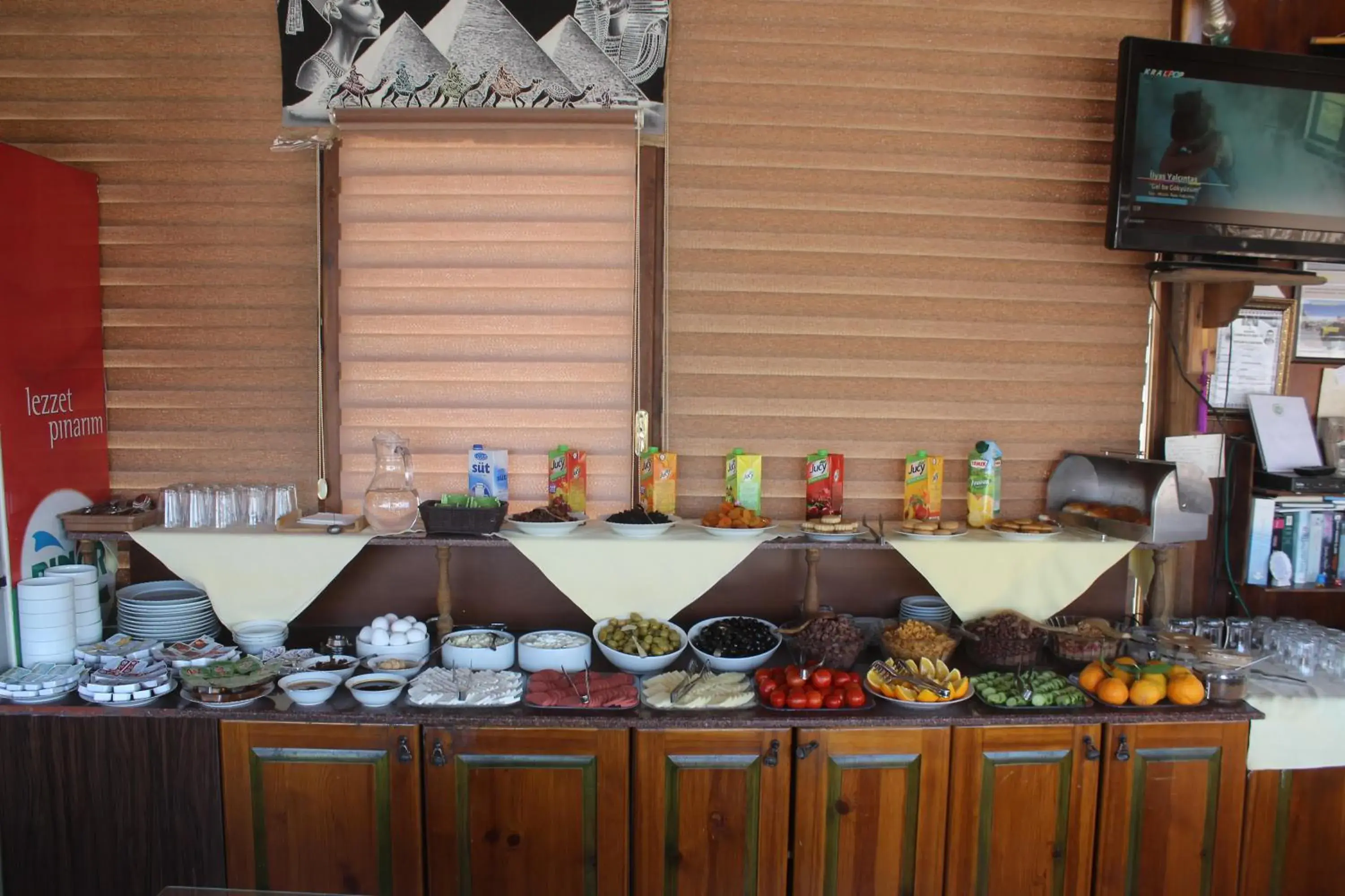 Restaurant/places to eat in Center Cave House Restaurant/places to eat in Center Cave House