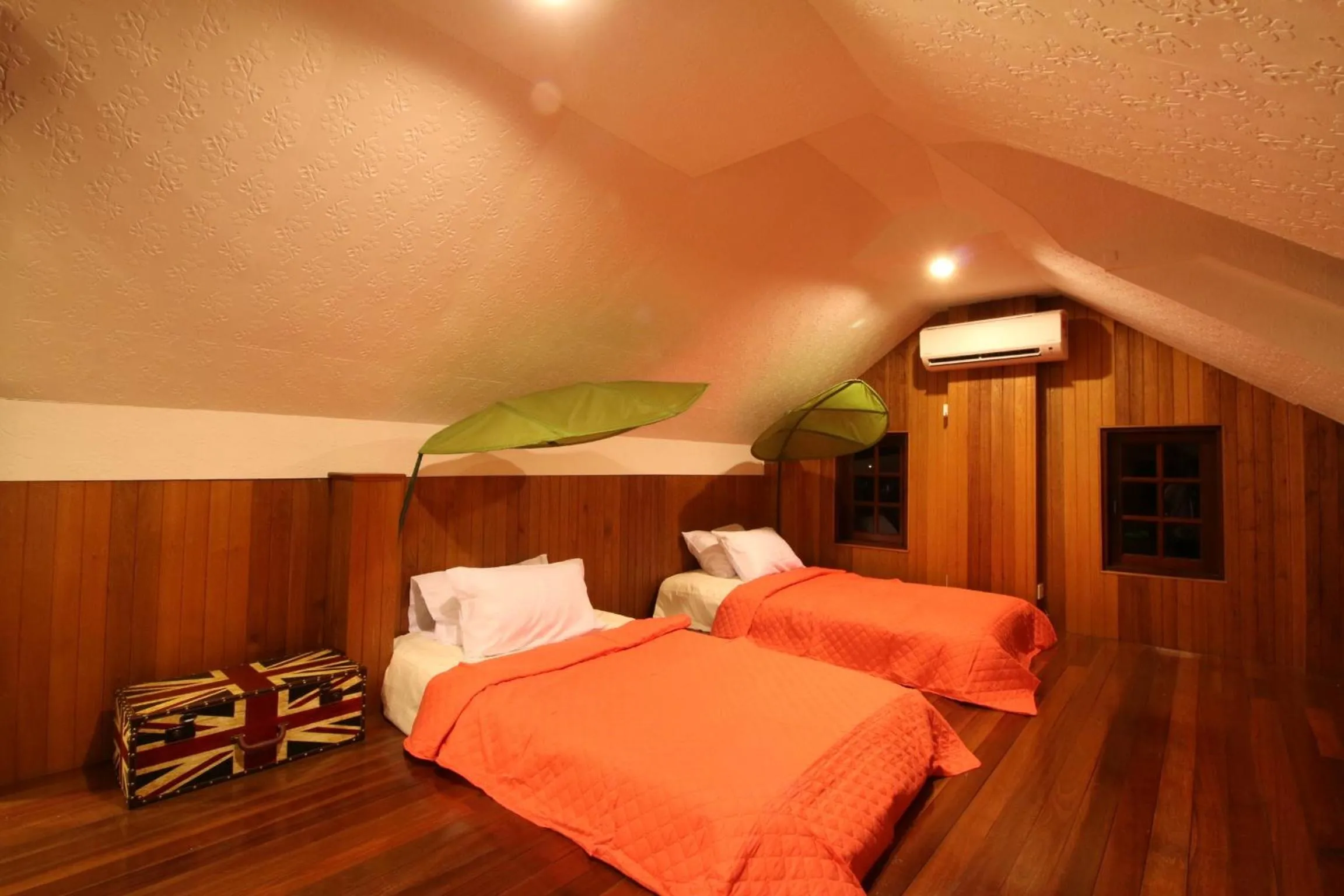 Other, Bed in The Pines Cottage