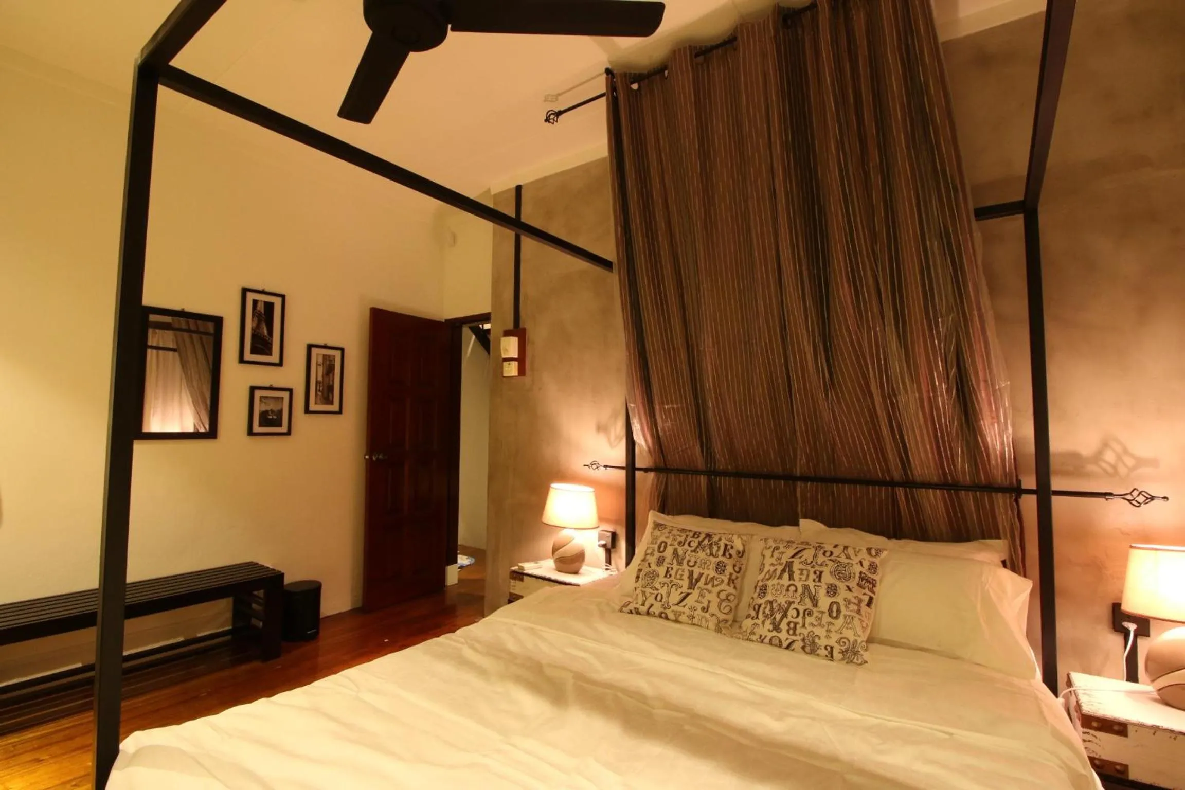 Bed in The Pines Cottage