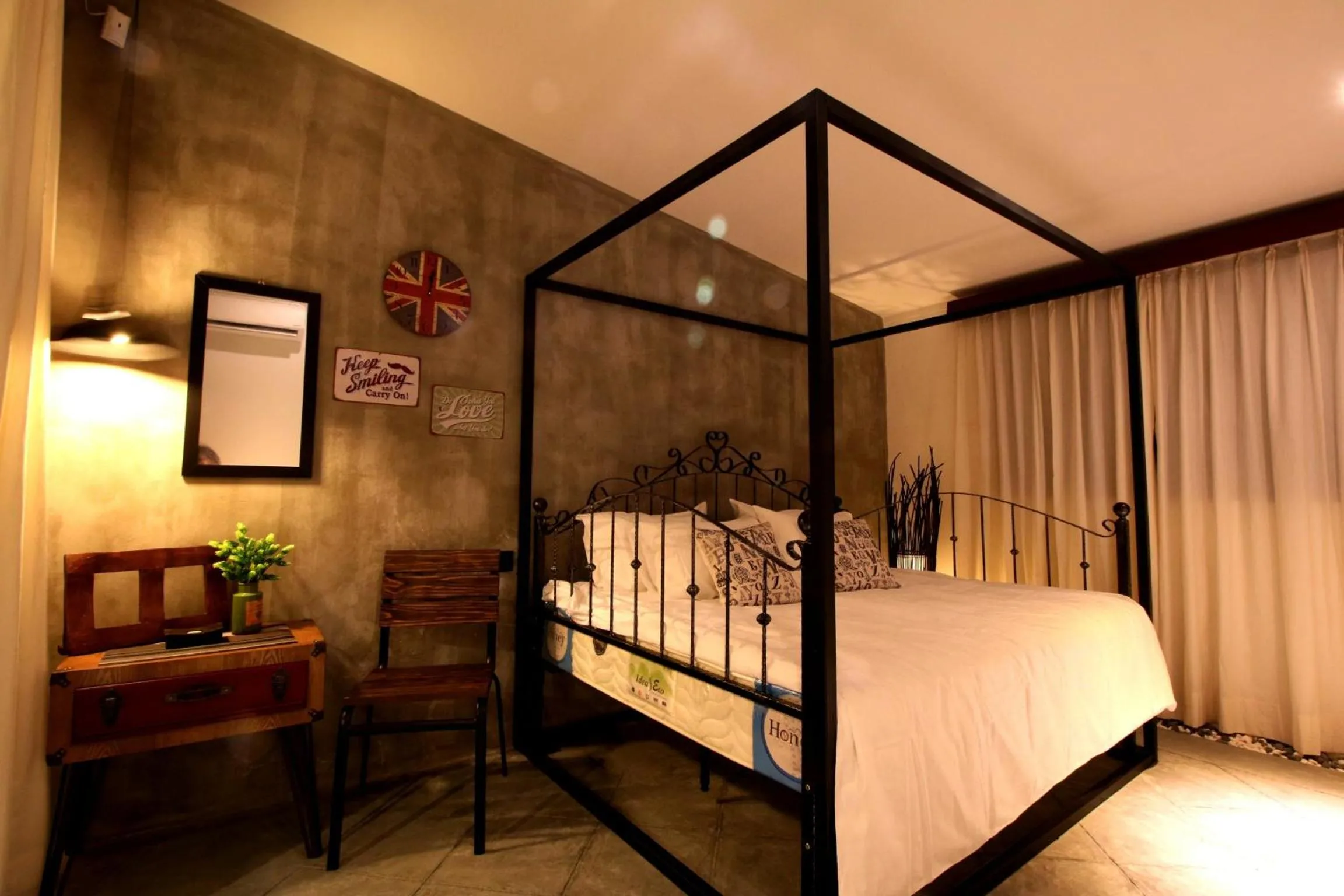 Bed in The Pines Cottage