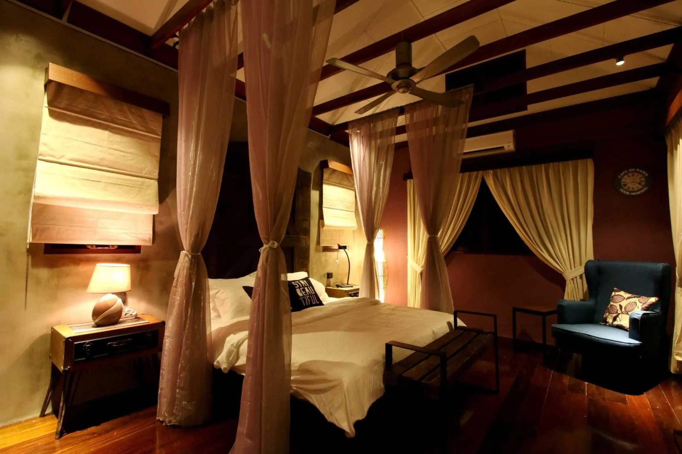Bed in The Pines Cottage