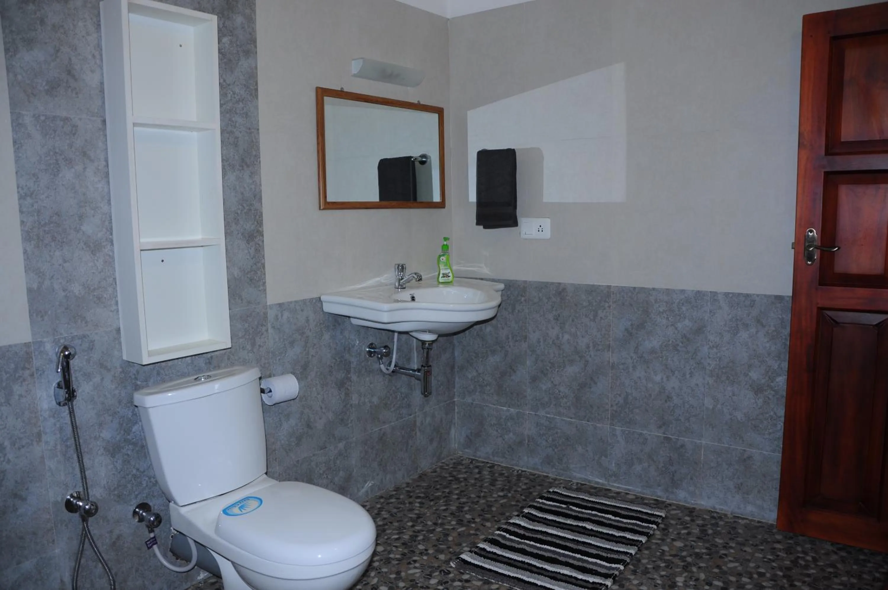 Toilet in Alleppey Beach Garden