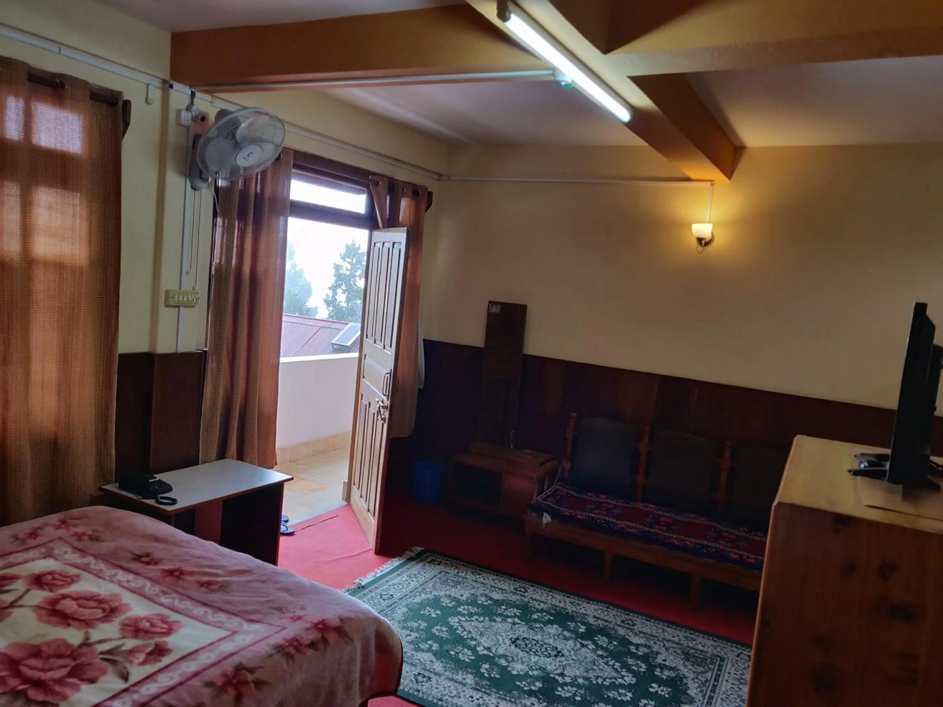 Deki Lodge
