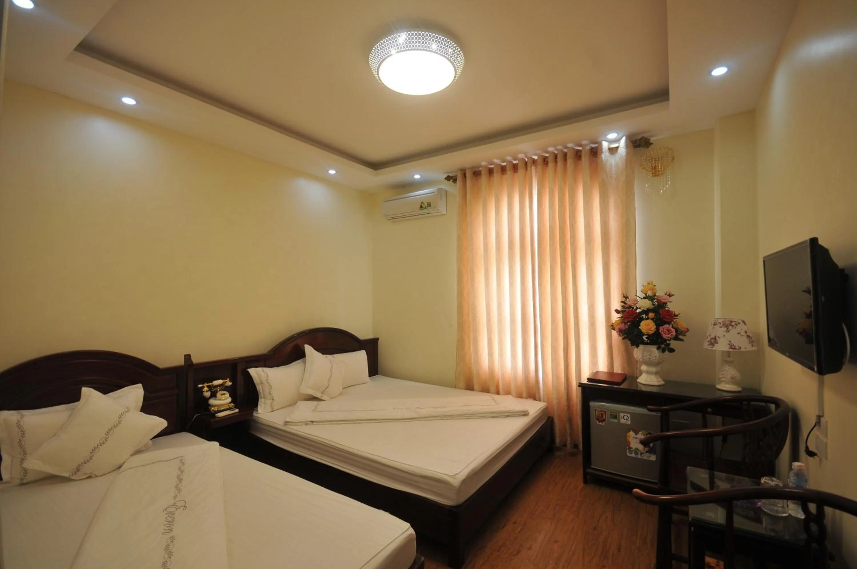 Twin Room with City View in Thuan Thanh Hotel