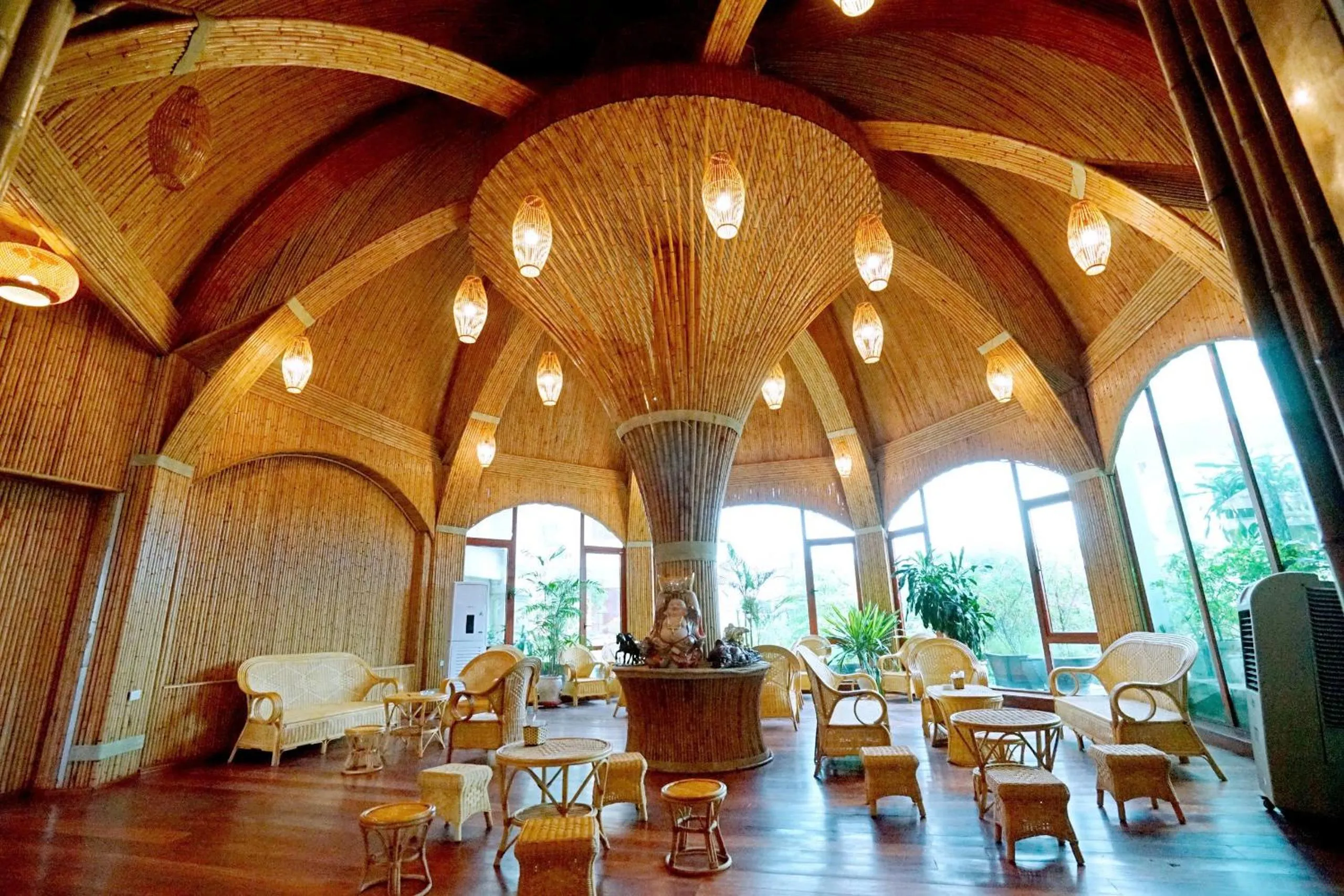 Living room in Thuan Thanh Hotel