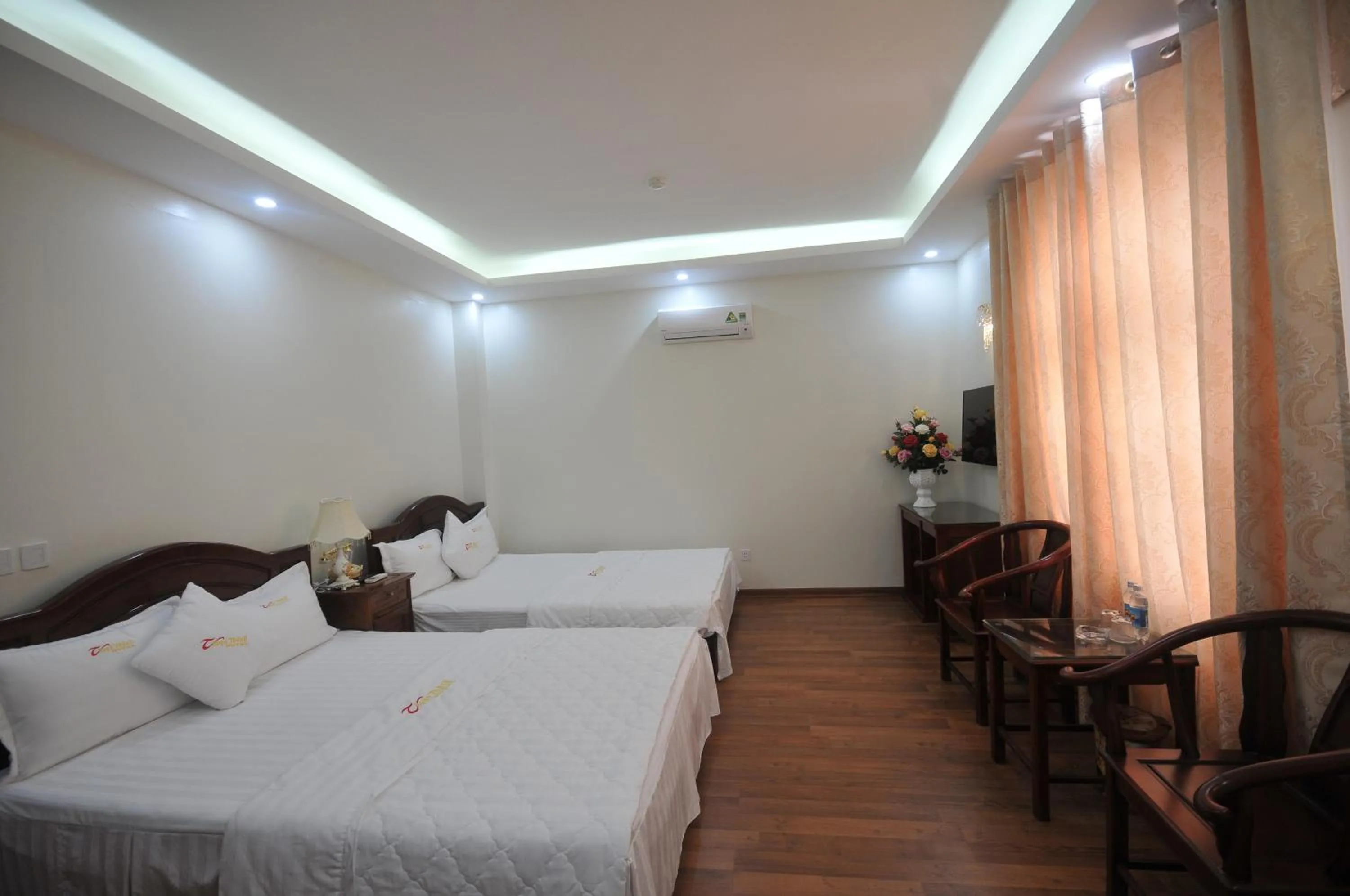 Twin Room with City View in Thuan Thanh Hotel