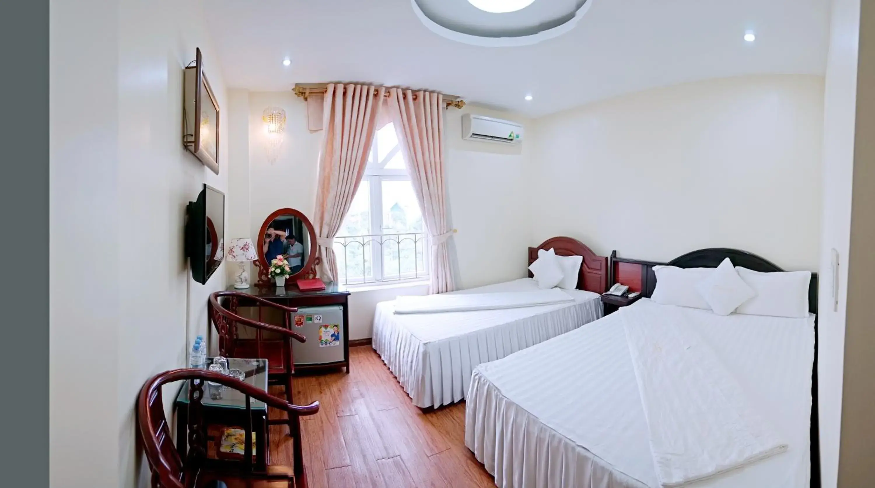 Triple Room with Pool View in Thuan Thanh Hotel Triple Room with Pool View in Thuan Thanh Hotel