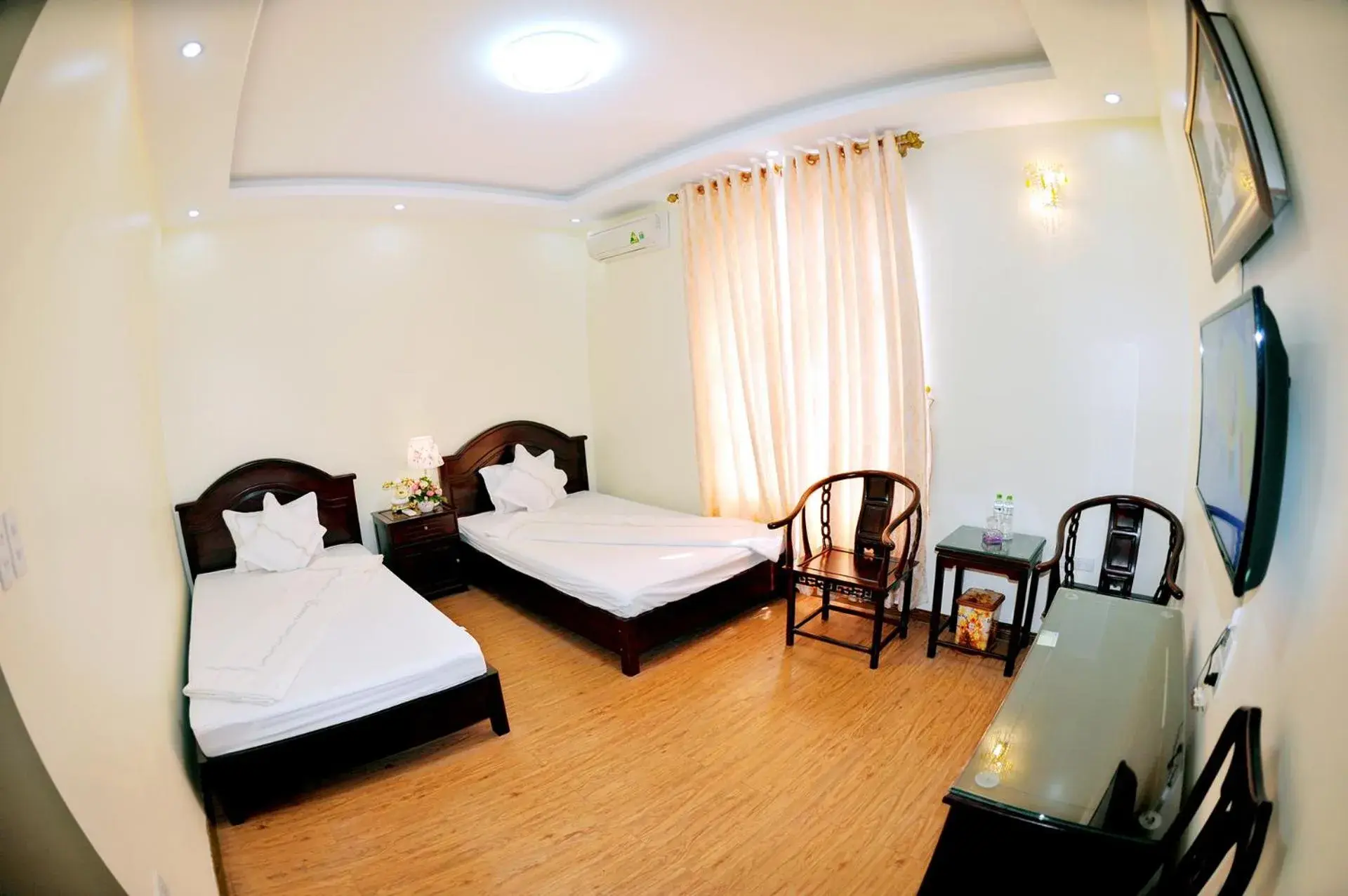 Twin Room with City View in Thuan Thanh Hotel Twin Room with City View in Thuan Thanh Hotel