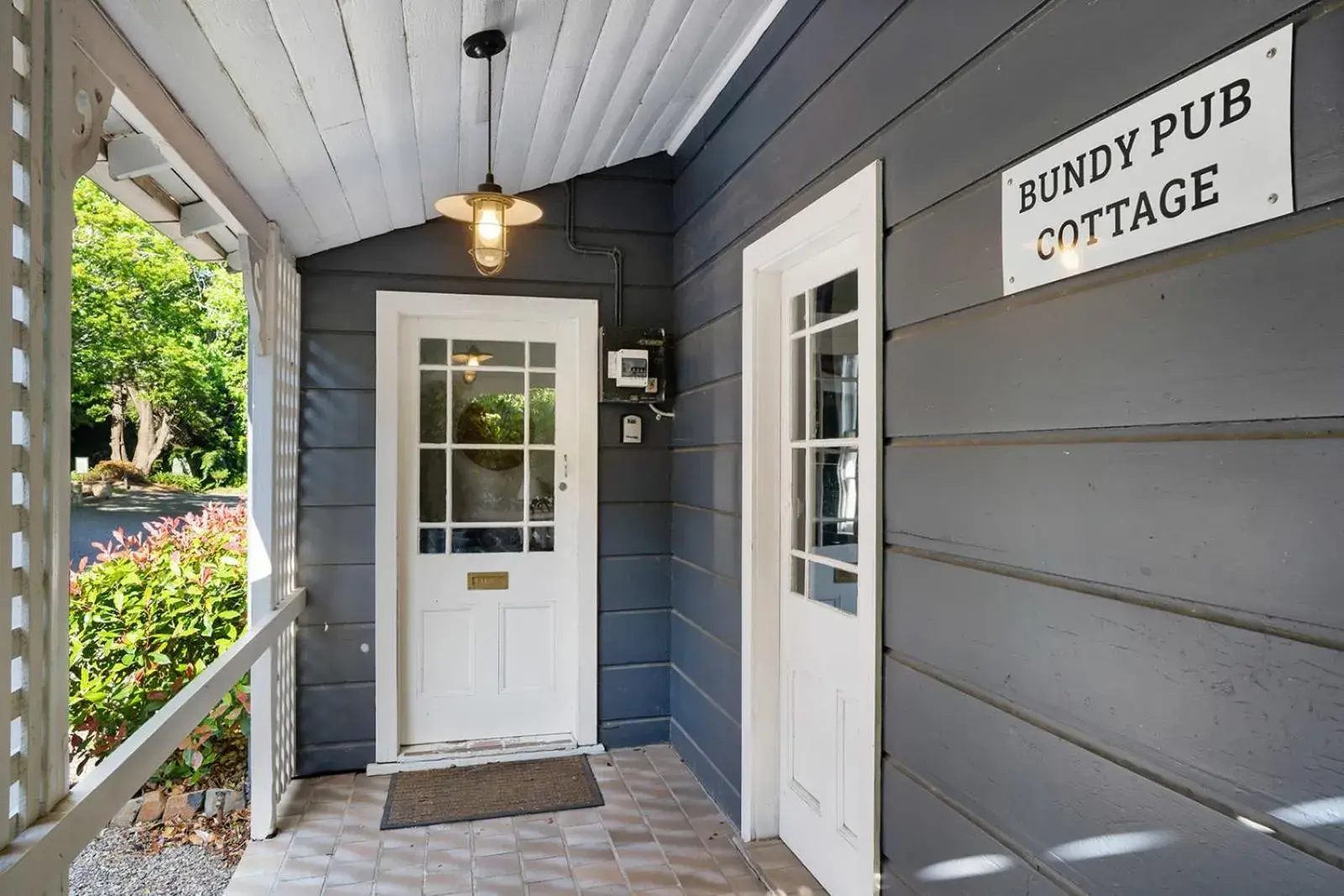 Facade/entrance in Bundanoon Hotel Facade/entrance in Bundanoon Hotel