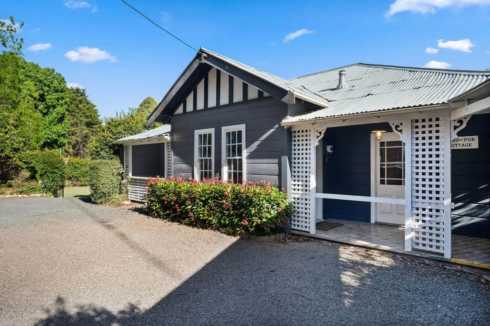 Property building in Bundanoon Hotel