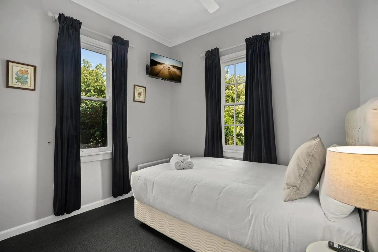 Bed in Bundanoon Hotel