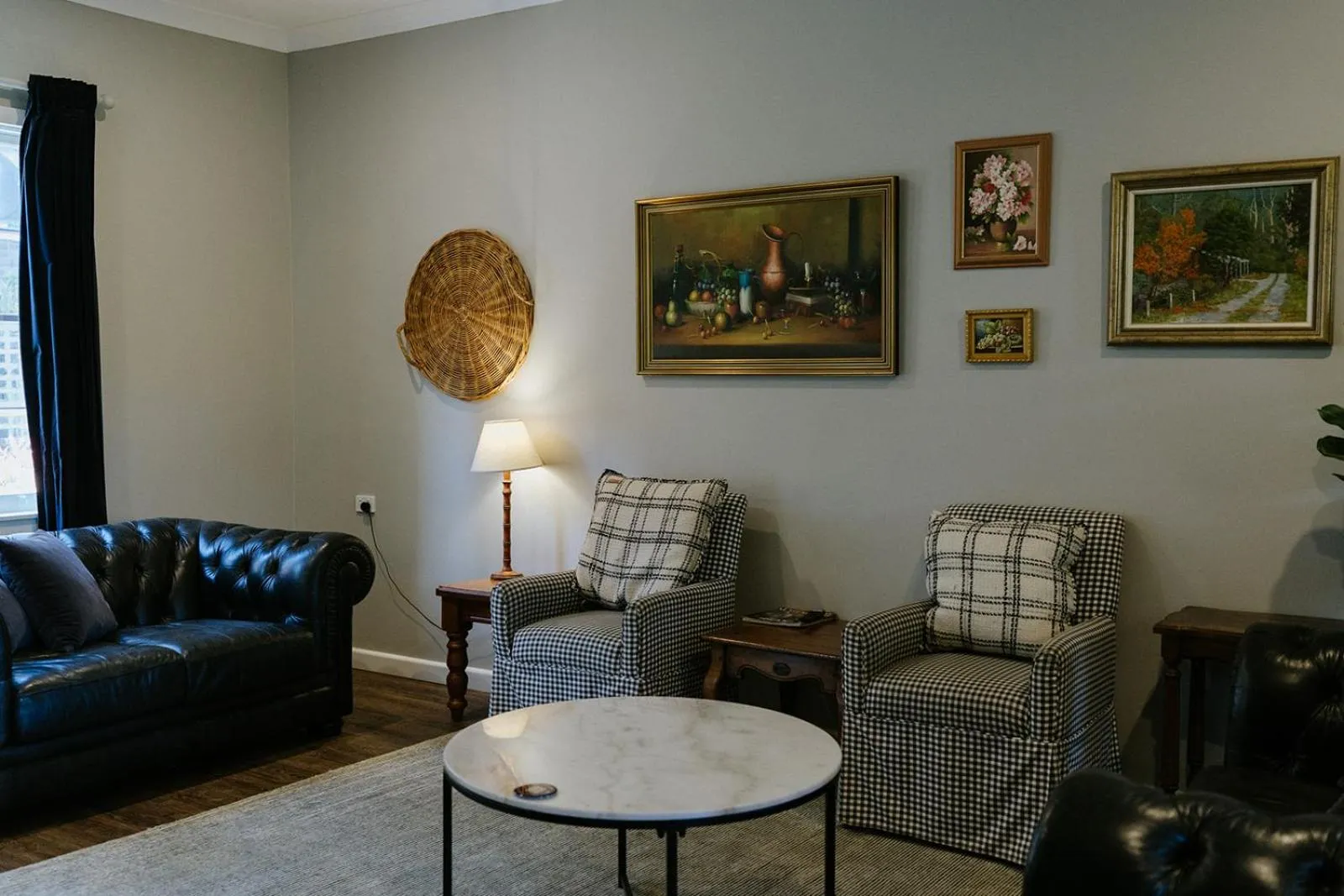 Living room in Bundanoon Hotel