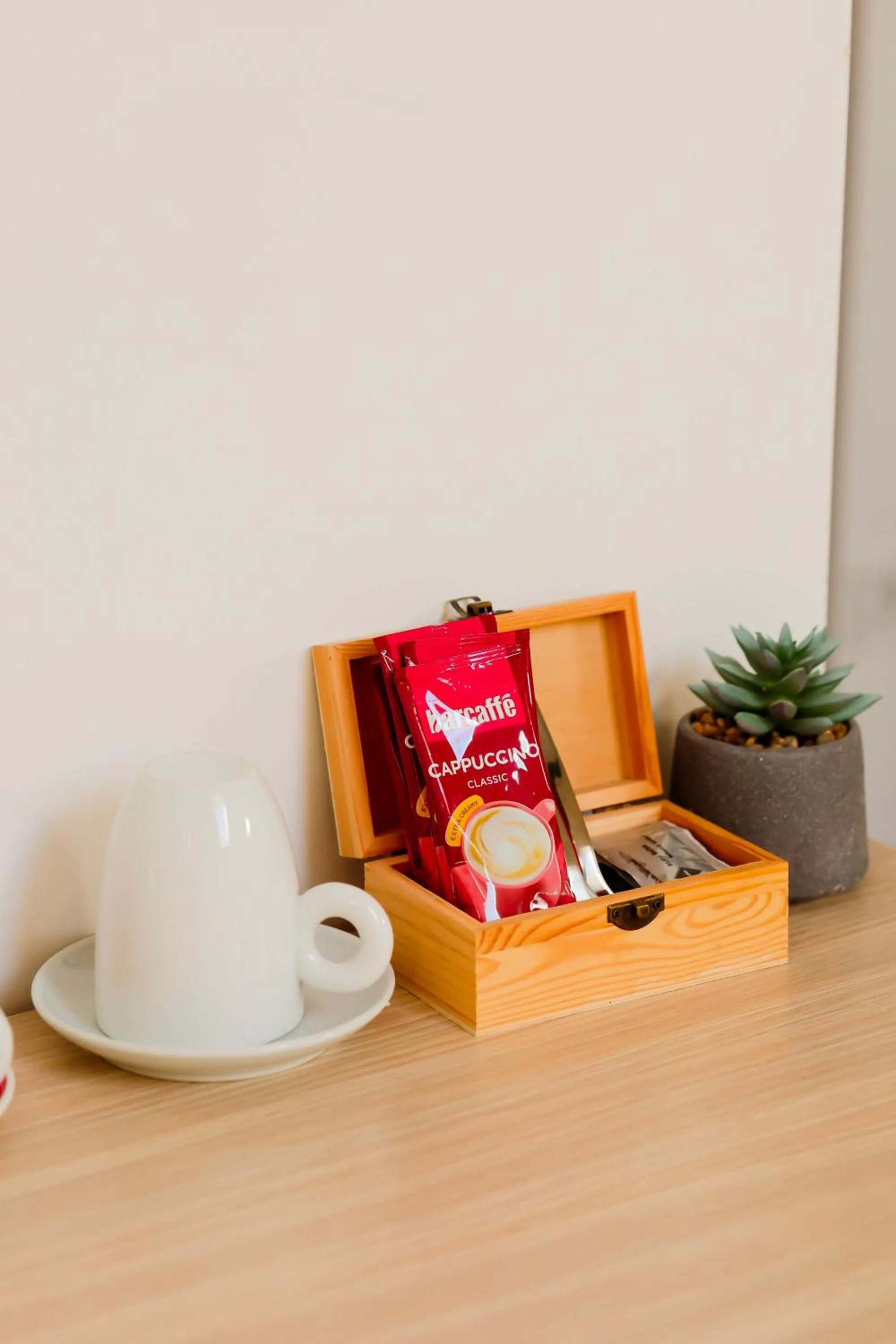 Drinks in London Rooms Zagreb Airport