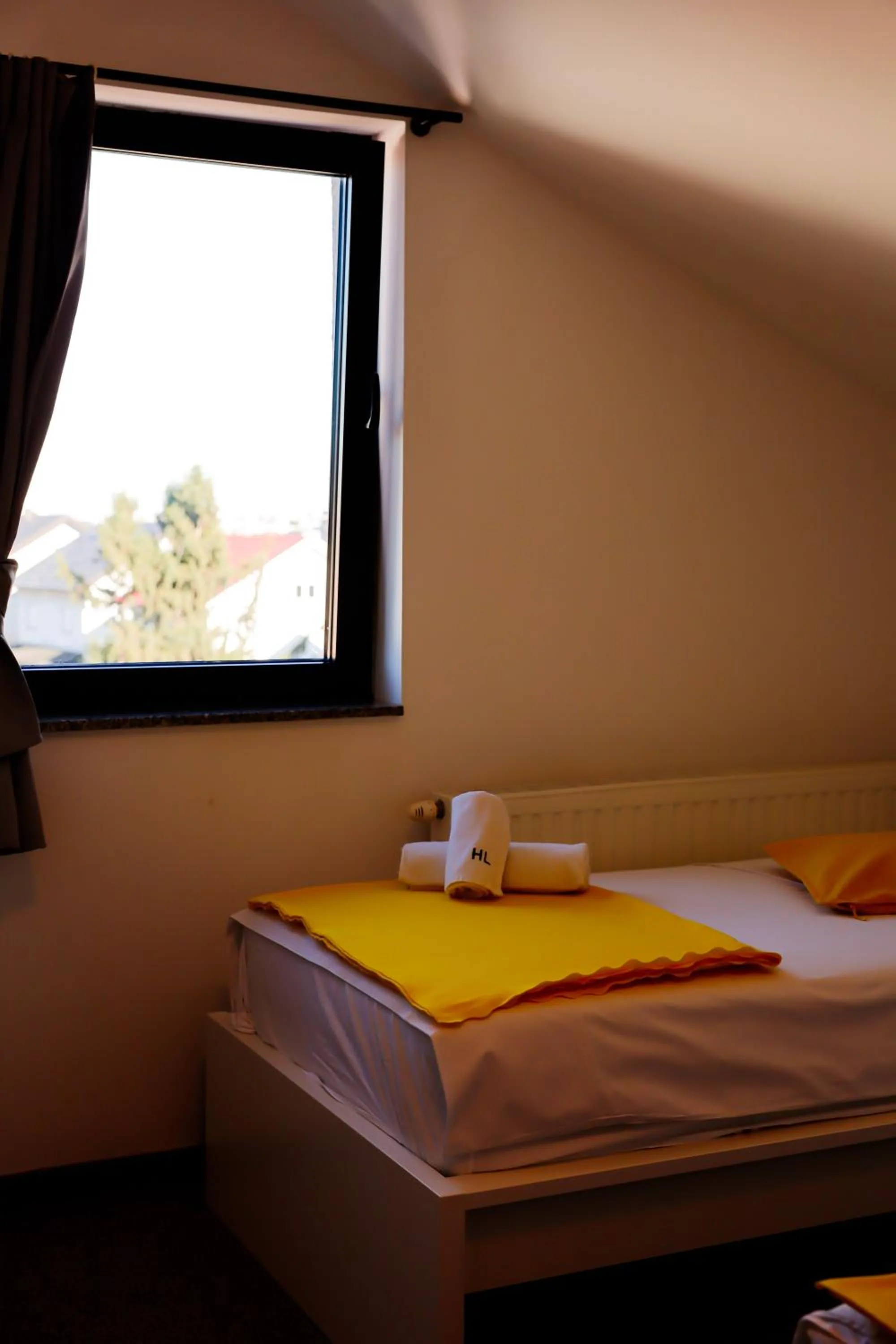 Bed in London Rooms Zagreb Airport
