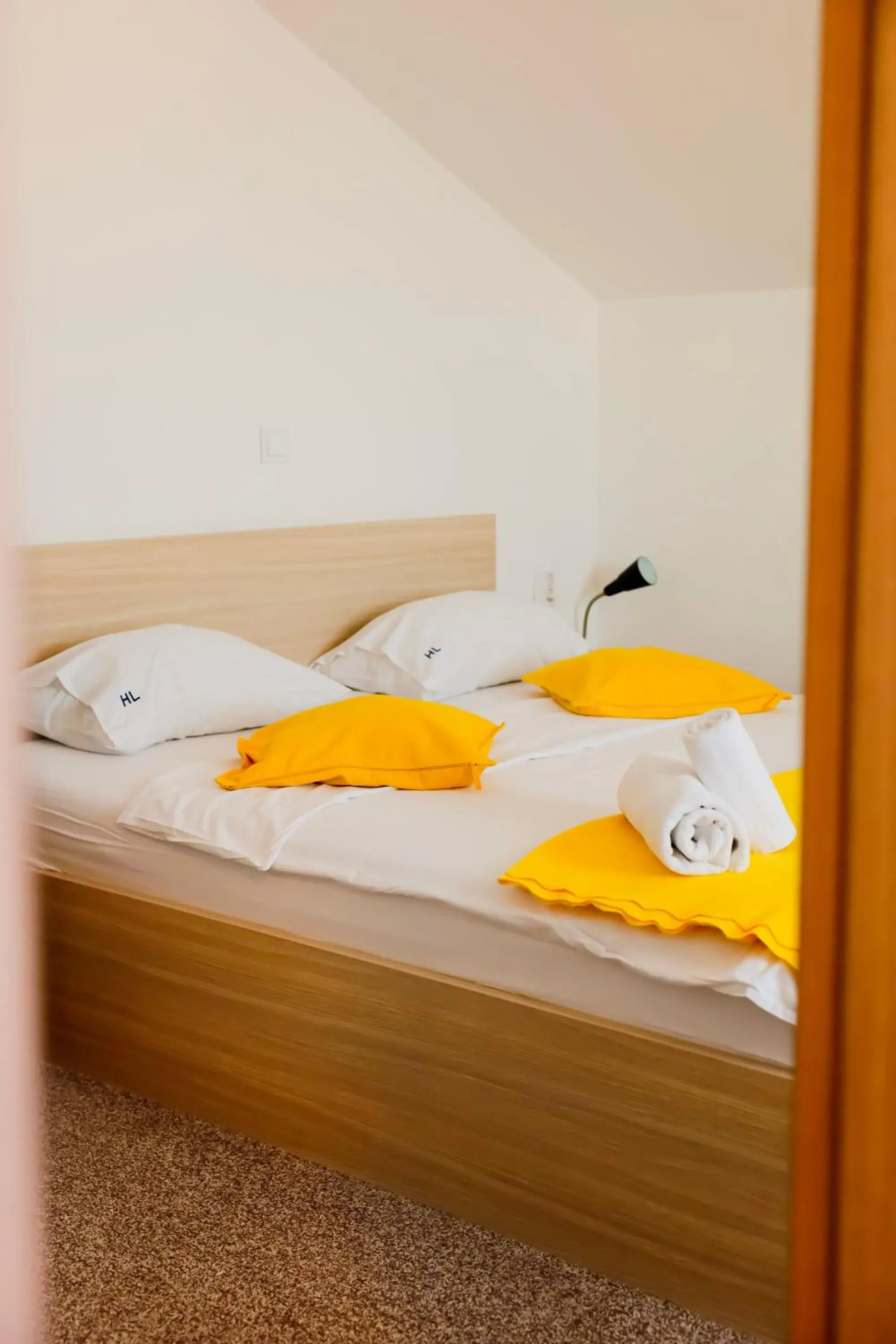 Bed in London Rooms Zagreb Airport Bed in London Rooms Zagreb Airport