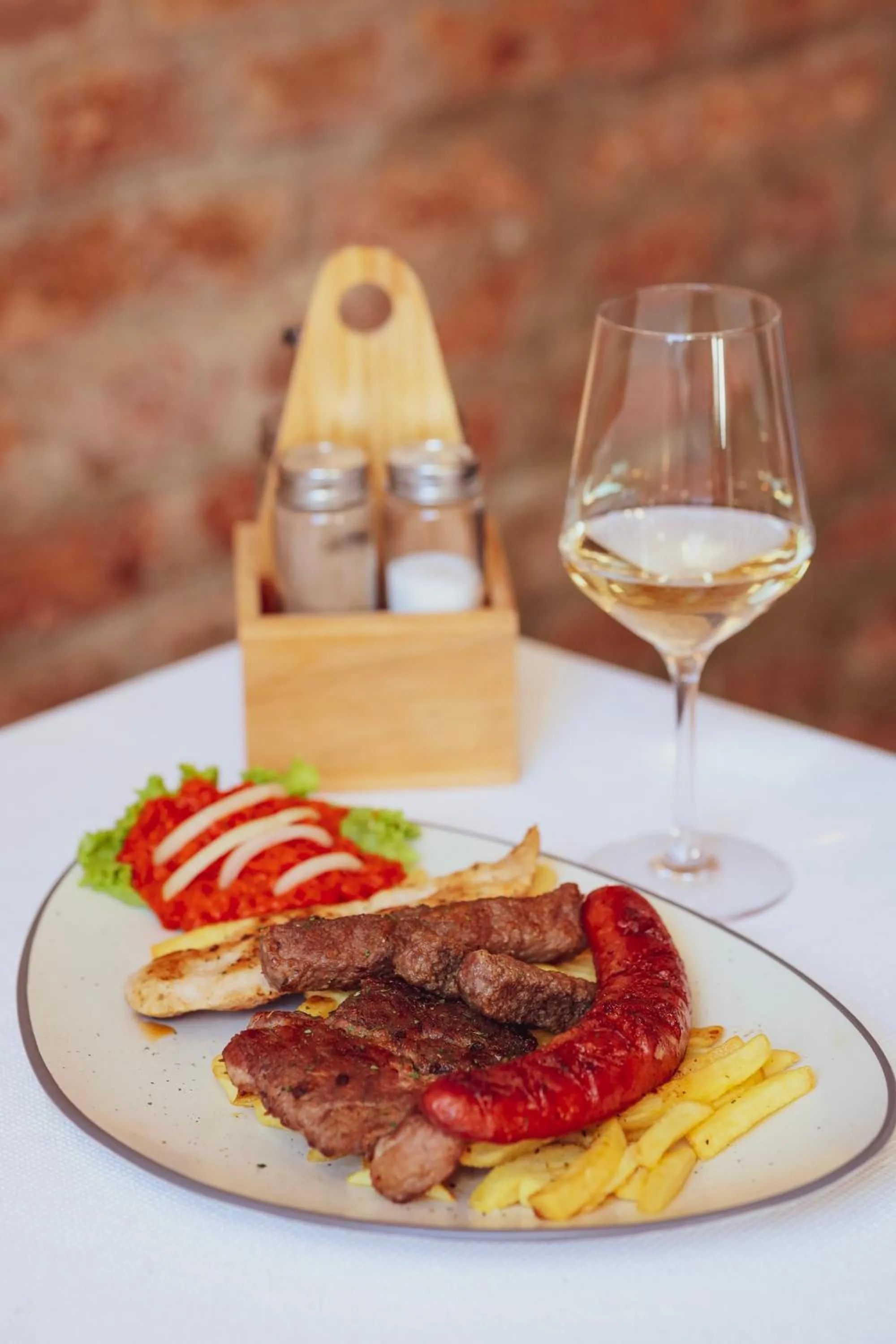 Restaurant/places to eat in London Rooms Zagreb Airport