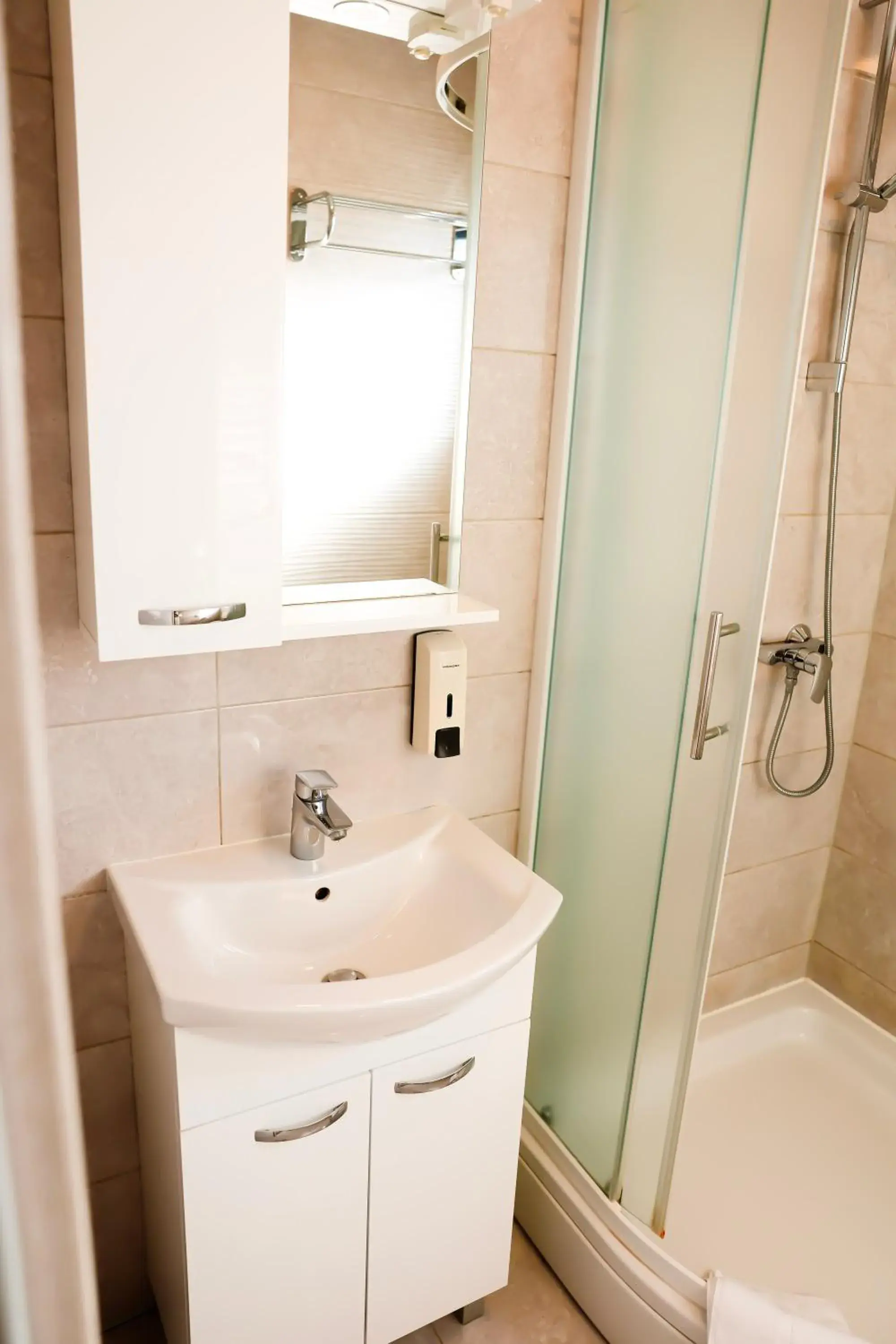 Toilet in London Rooms Zagreb Airport Toilet in London Rooms Zagreb Airport