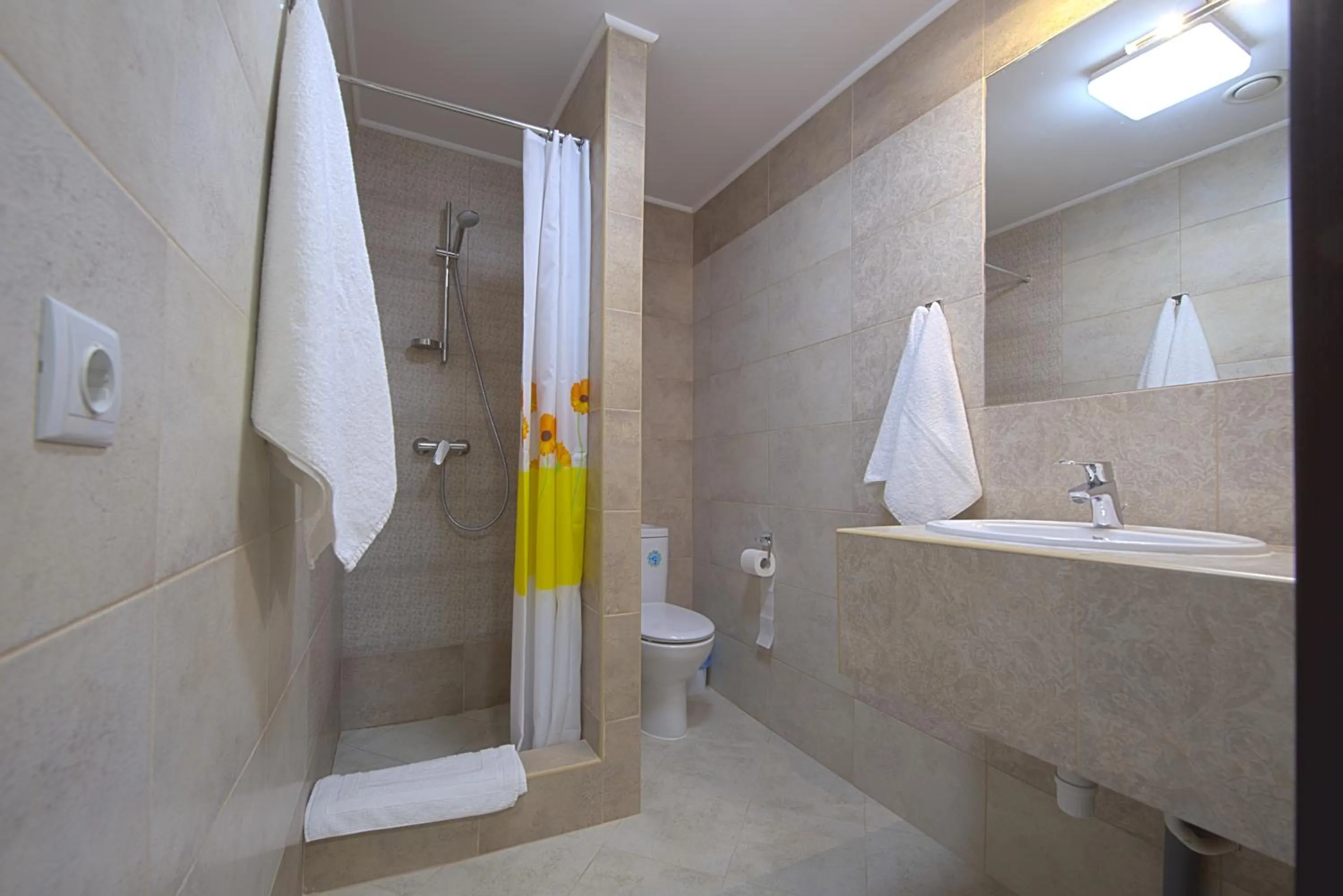 Area and facilities in Advenus Hotel