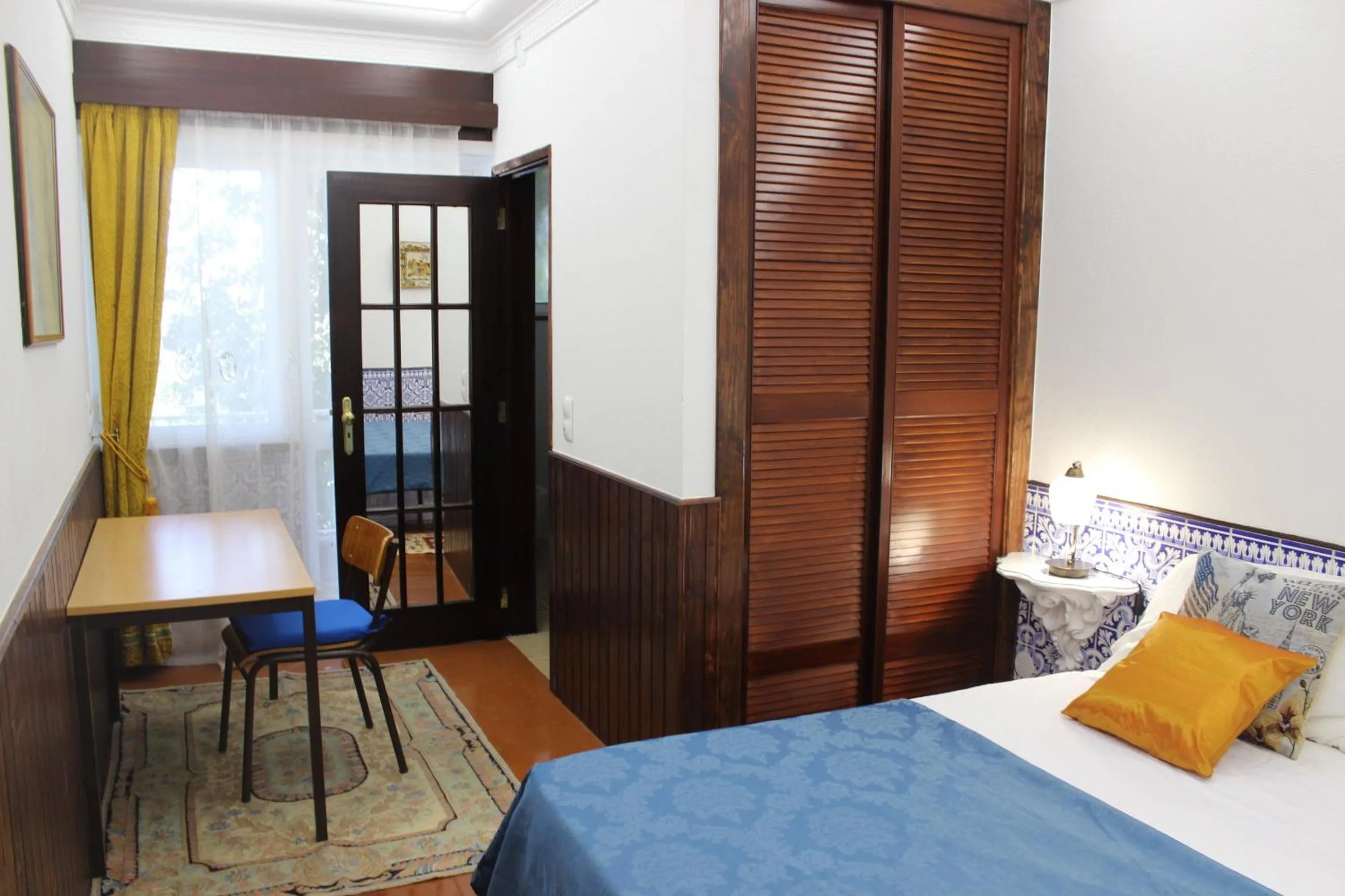 Decorative detail, Bed in Cascais Jasmim Doce