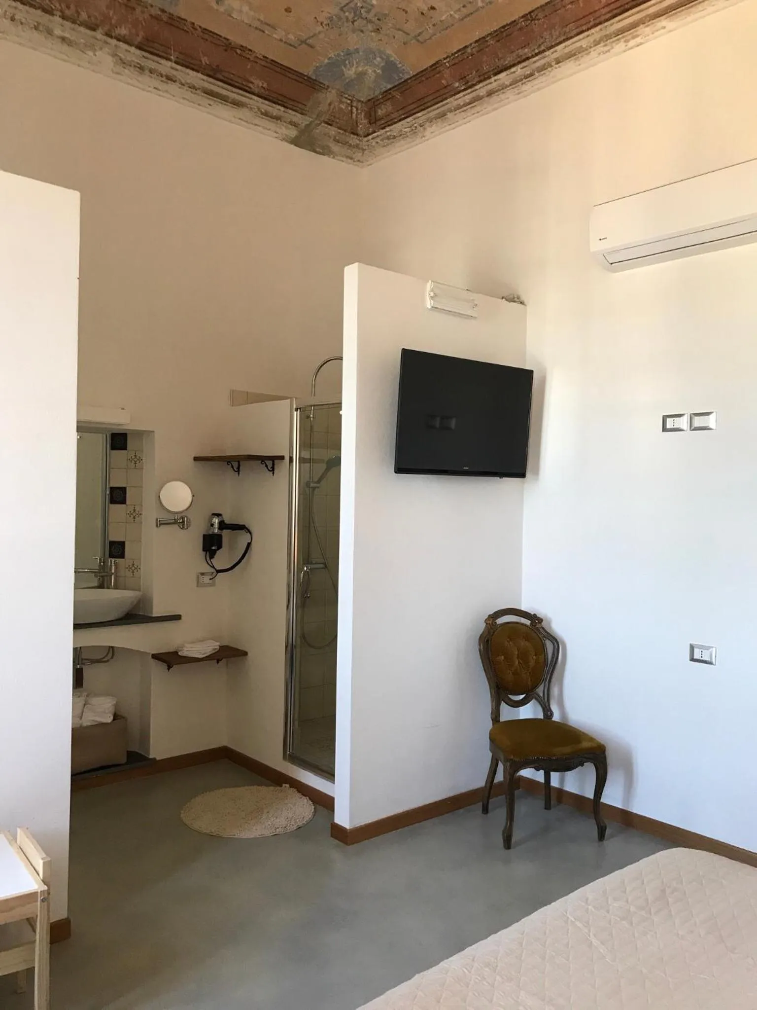 Bed in Palazzo Bolasco