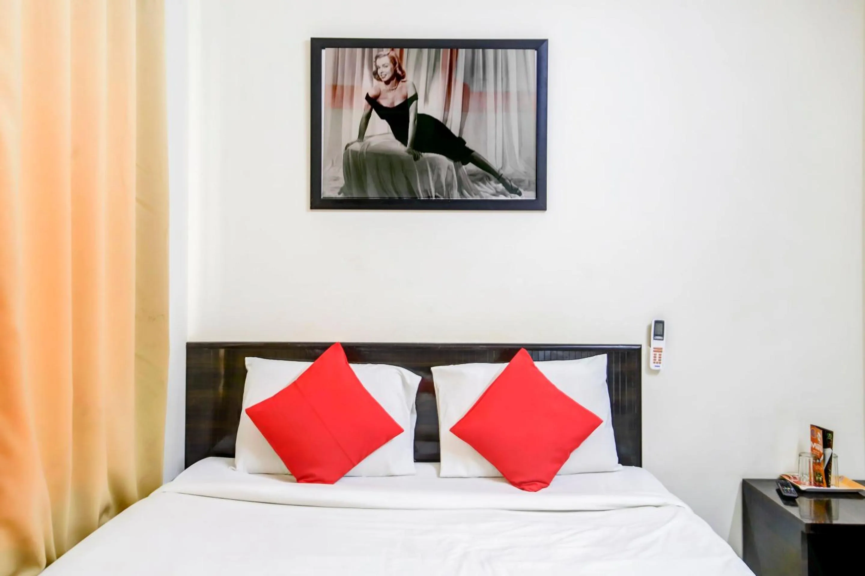 Bedroom, Bed in Hotel O Manu Residency