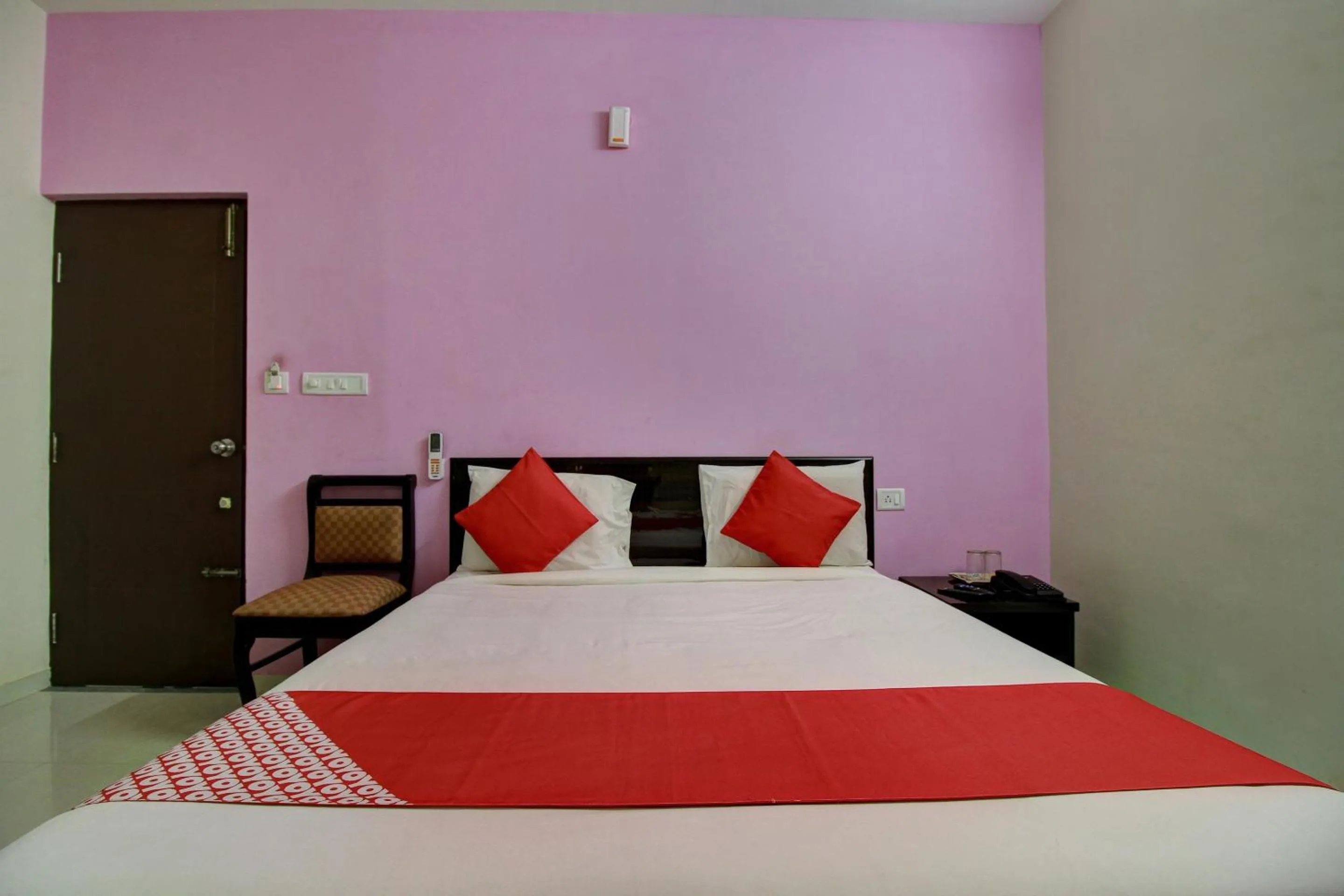 Bedroom, Bed in Hotel O Manu Residency