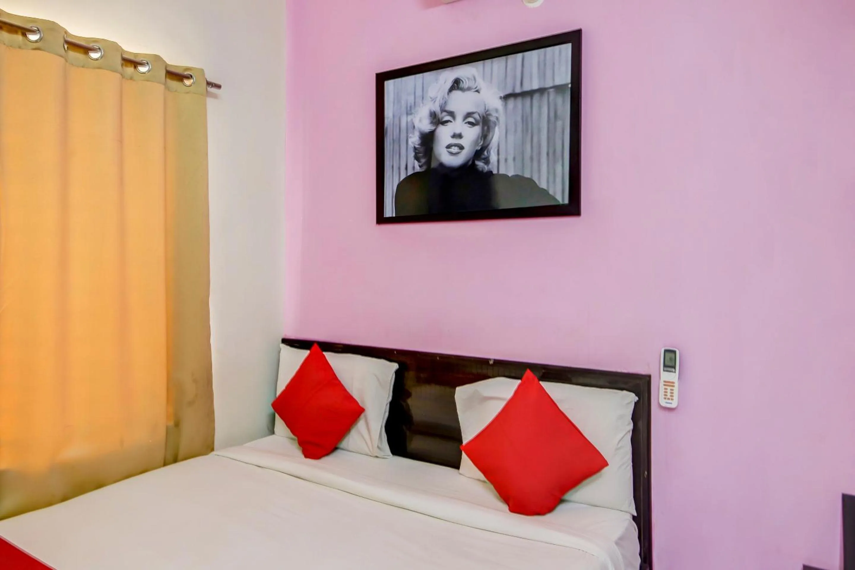 Bedroom, Bed in Hotel O Manu Residency