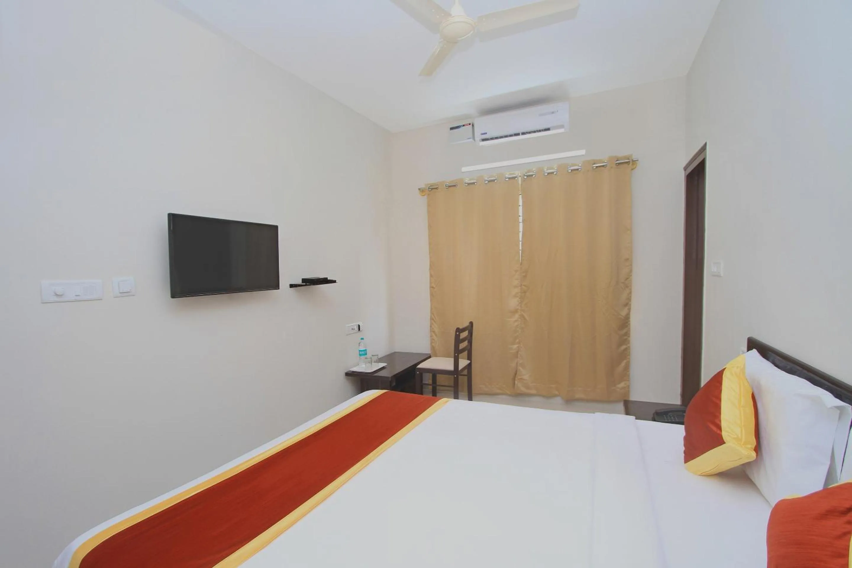 Bedroom, Bed in Hotel O Manu Residency