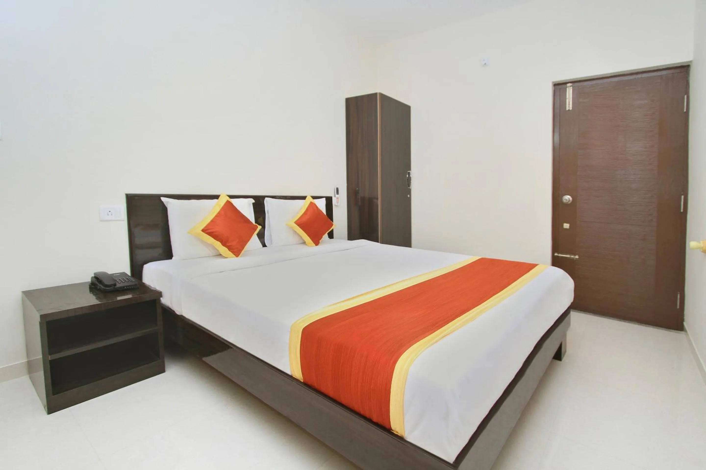 Bedroom, Bed in Hotel O Manu Residency