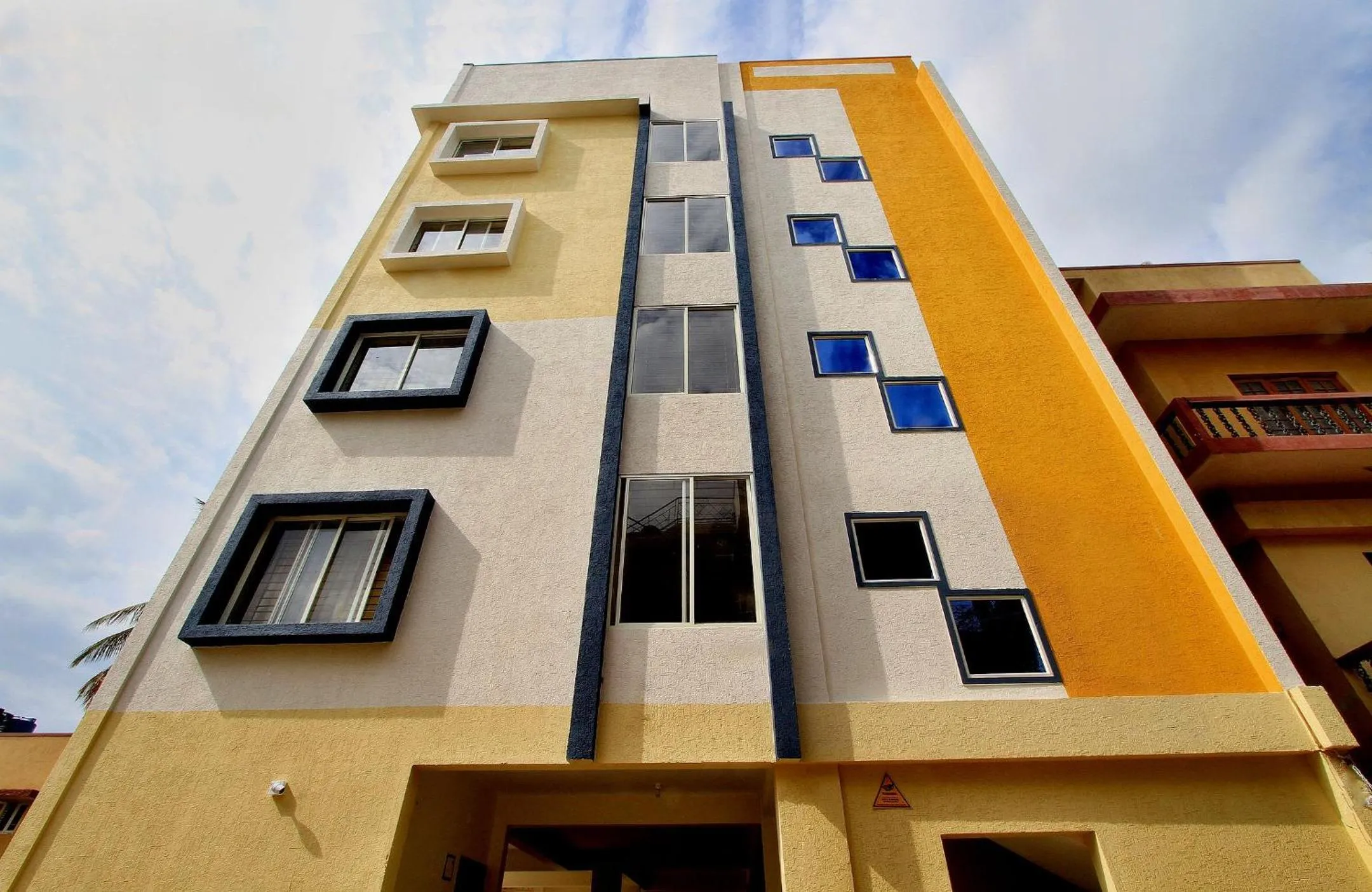 Facade/entrance in Hotel O Manu Residency