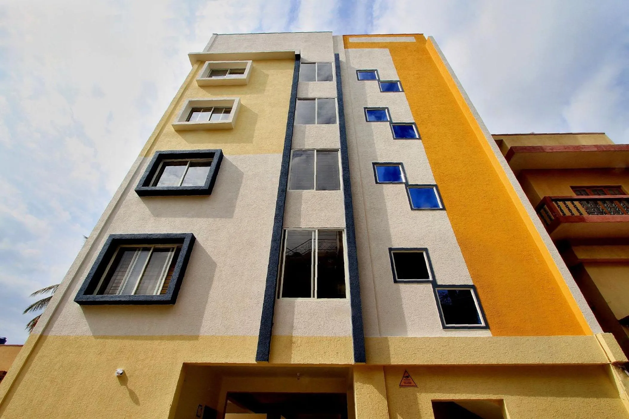 Facade/entrance in Hotel O Manu Residency