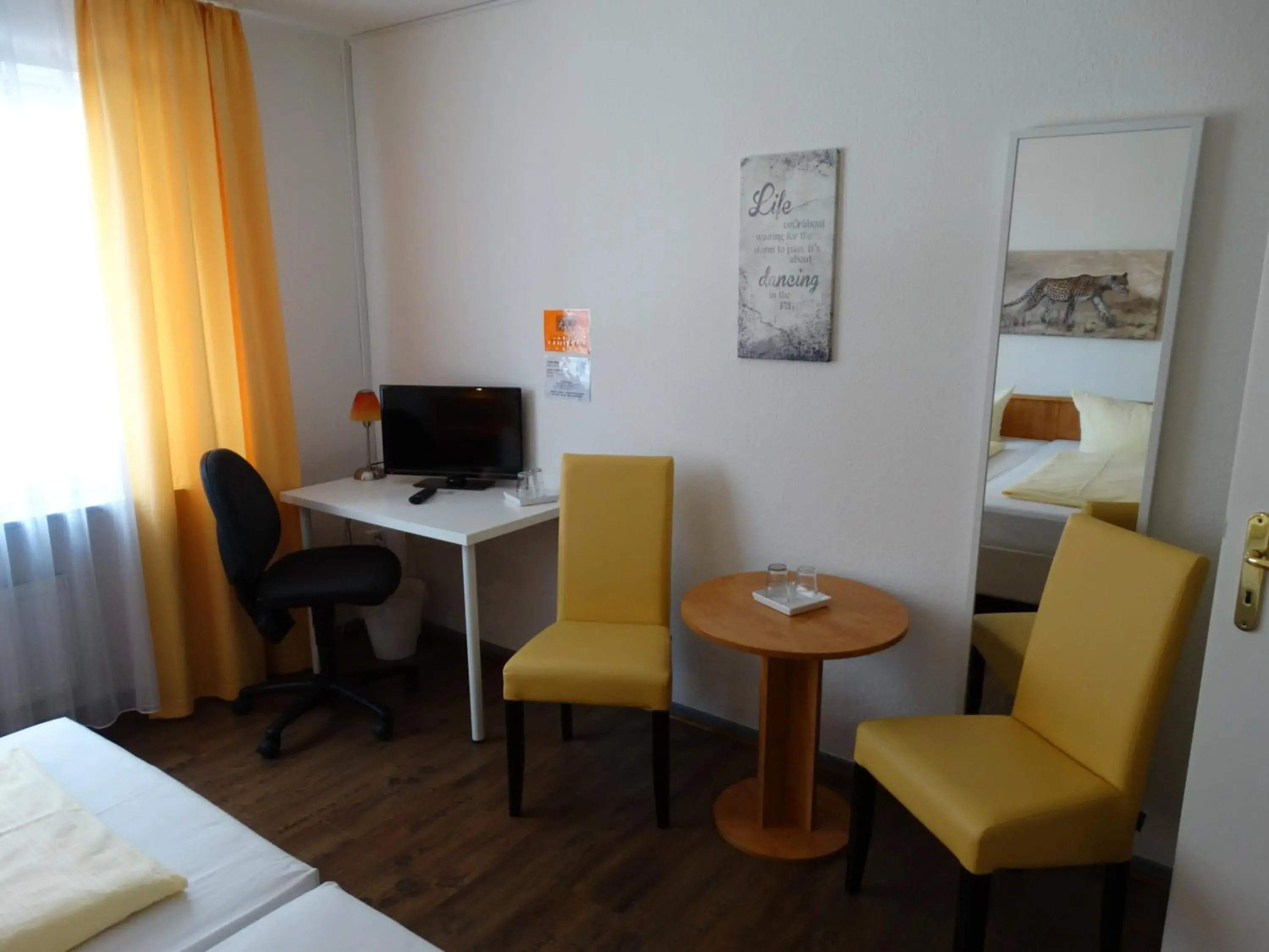 Economy Single Room in Hotel Sonne - Haus 1 Economy Single Room in Hotel Sonne - Haus 1