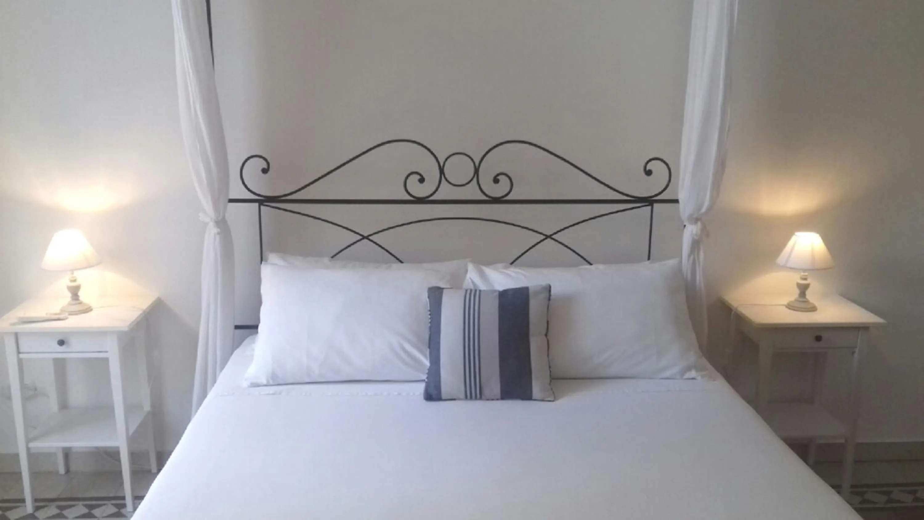 Bed in Apartment Ostiense Piramide Station