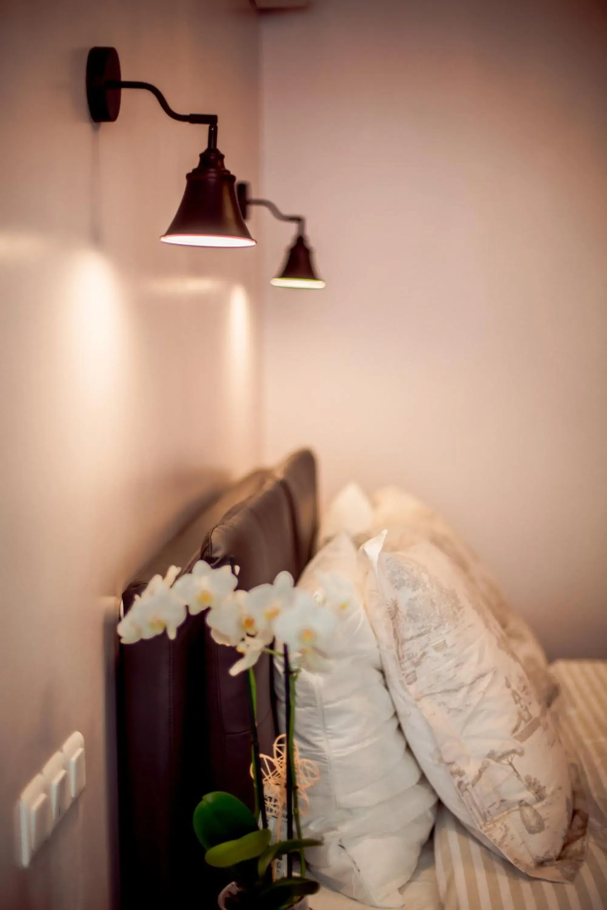 Decorative detail, Bed in La Maison Gobert Paris Hotel Particulier Decorative detail, Bed in La Maison Gobert Paris Hotel Particulier