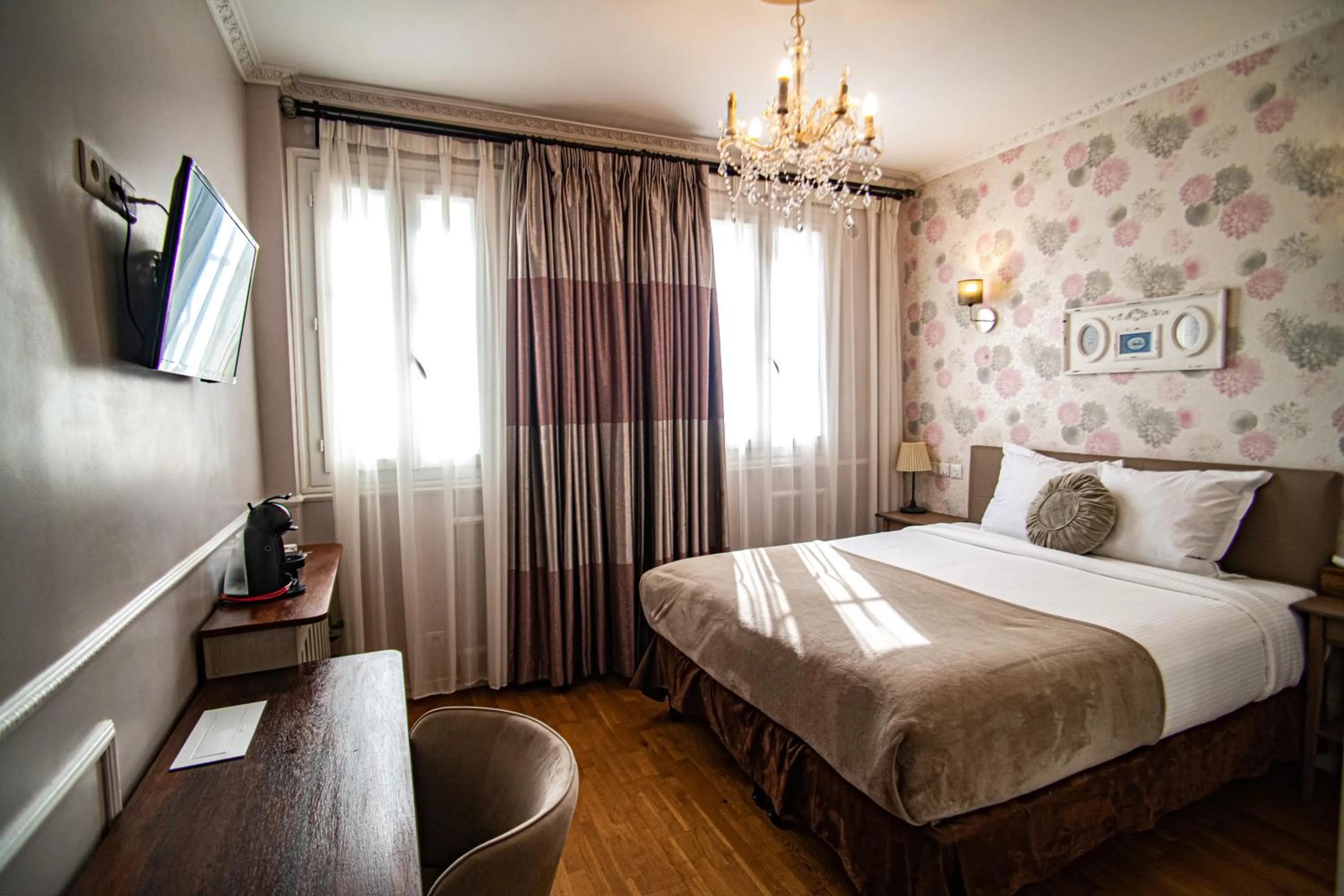 Bed in La Maison Gobert Paris Hotel Particulier
