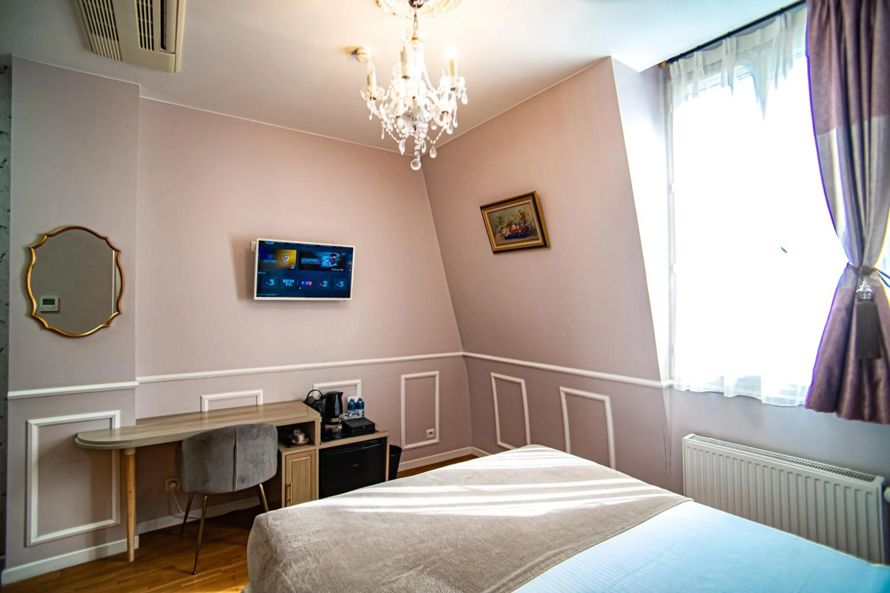 Bed in La Maison Gobert Paris Hotel Particulier